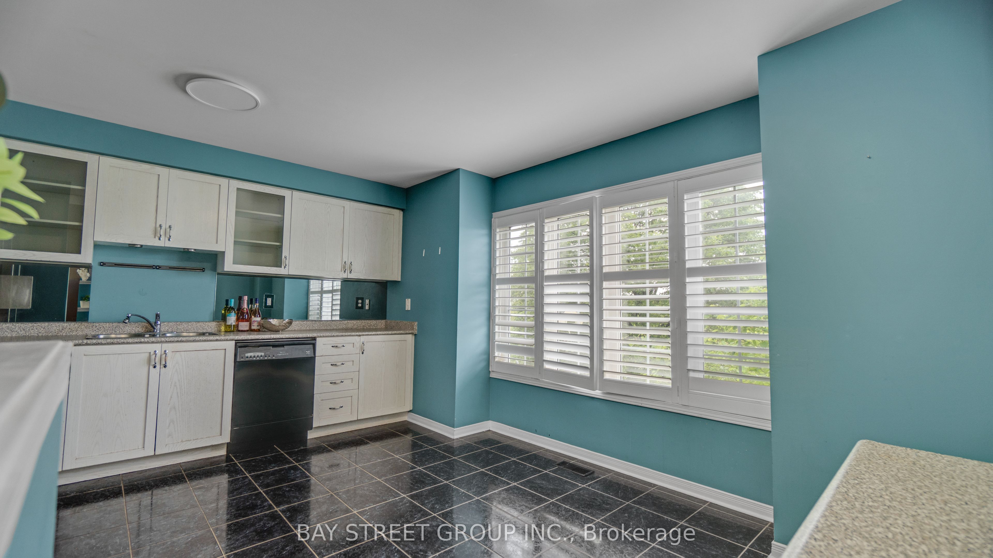 #61 - 5090 Fairview Street Property Photo 18