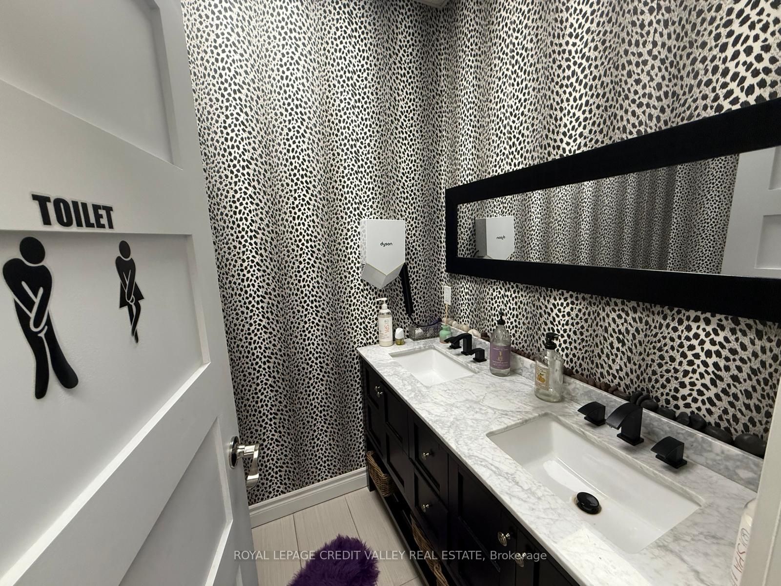 5004 Timberlea Blvd Property Photo 9