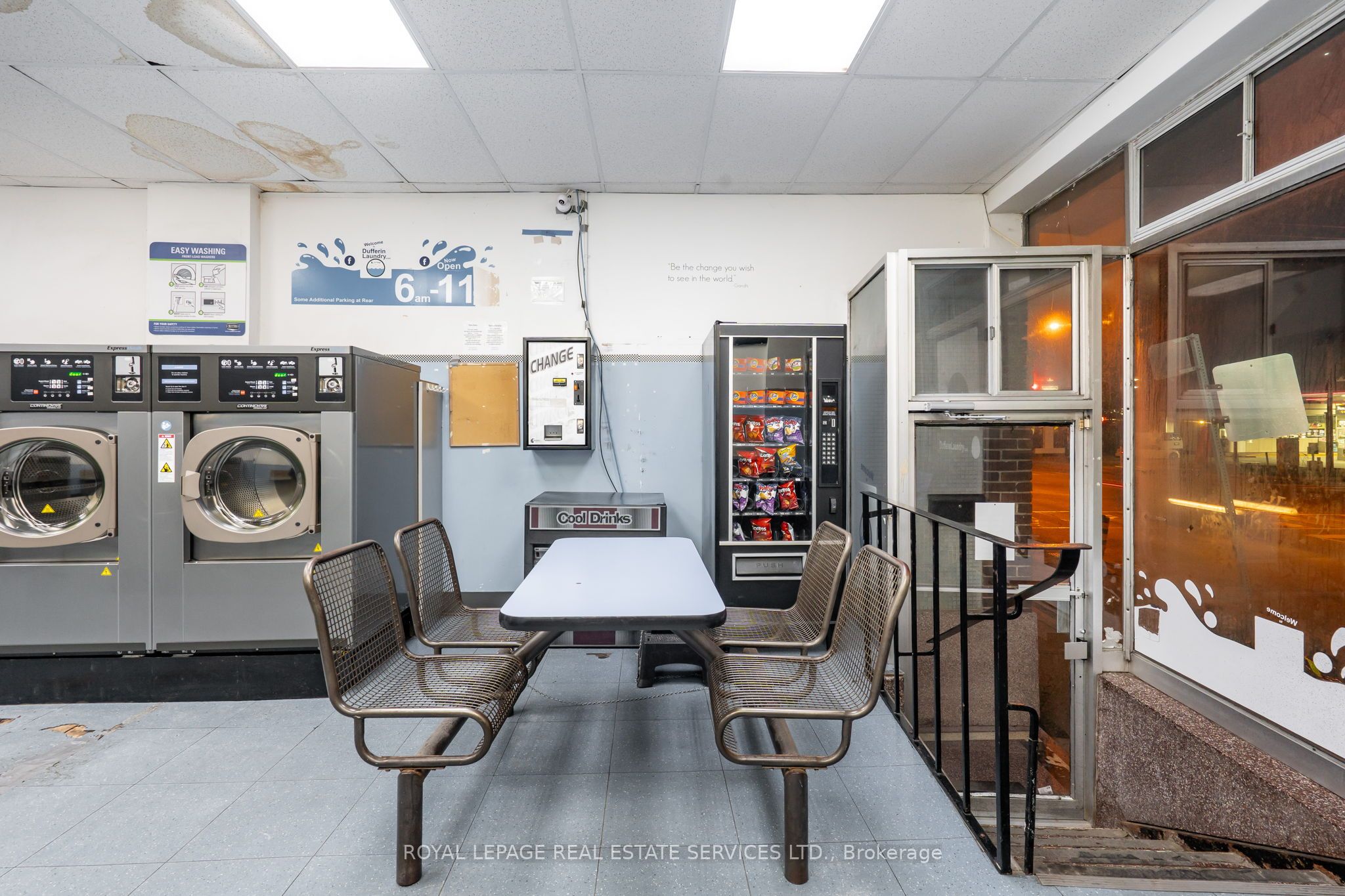 2852 Dufferin Street Property Photo 26