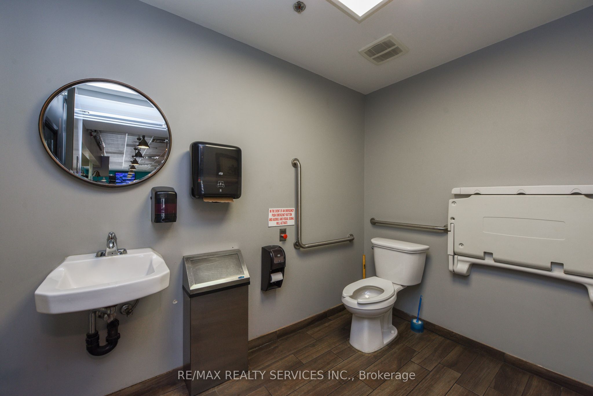 180 Sandalwood Parkway Property Photo 27
