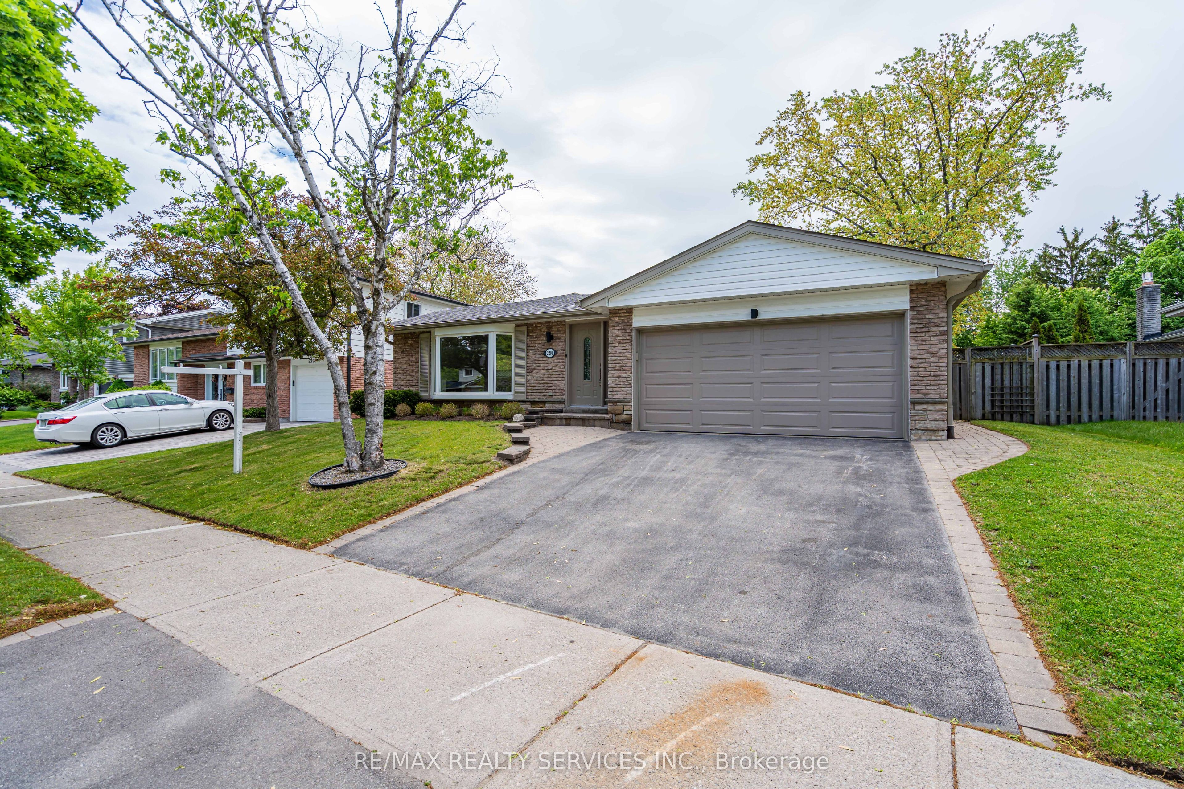 2296 Devon Rd Property Photo 1