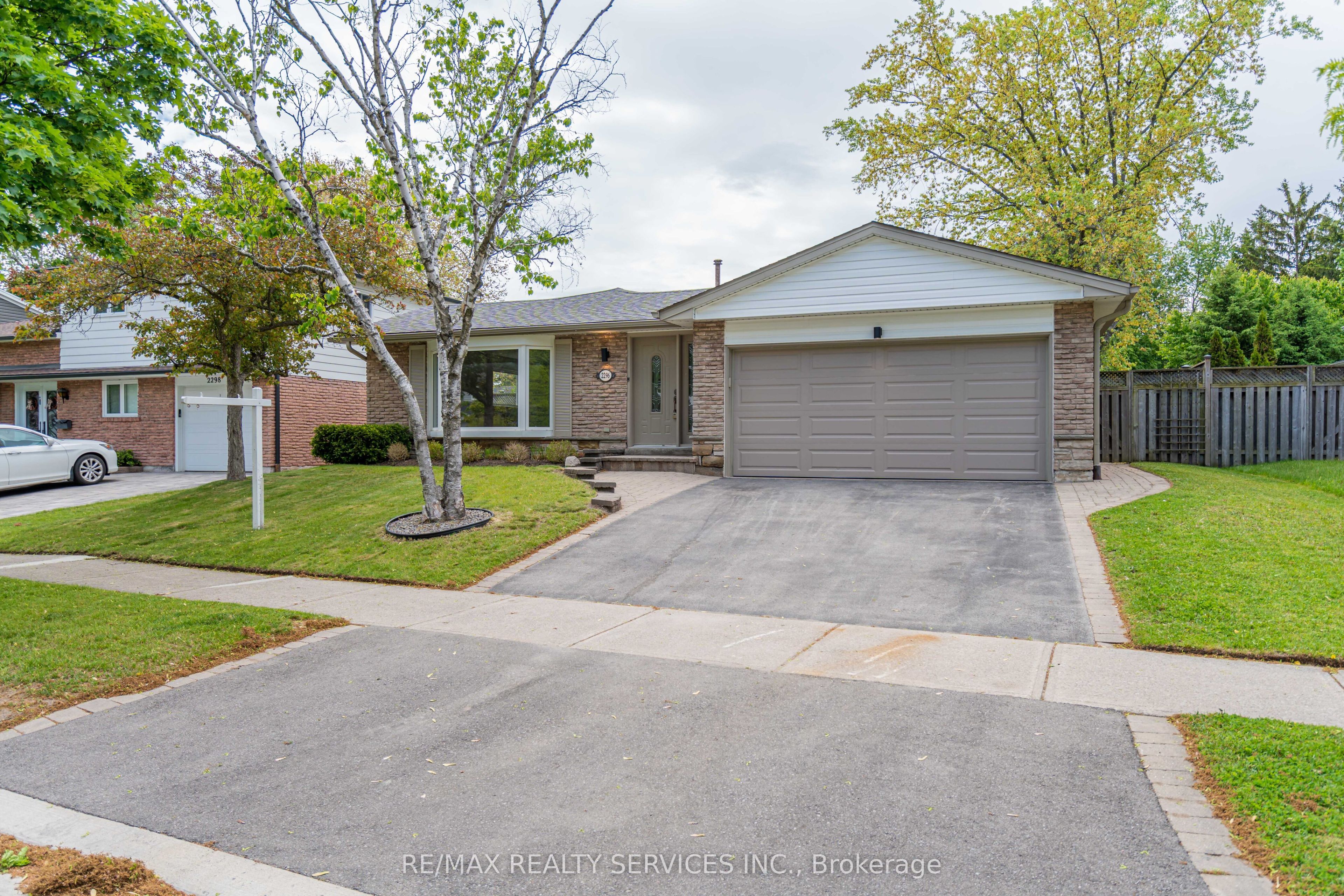 2296 Devon Road Property Photo 2
