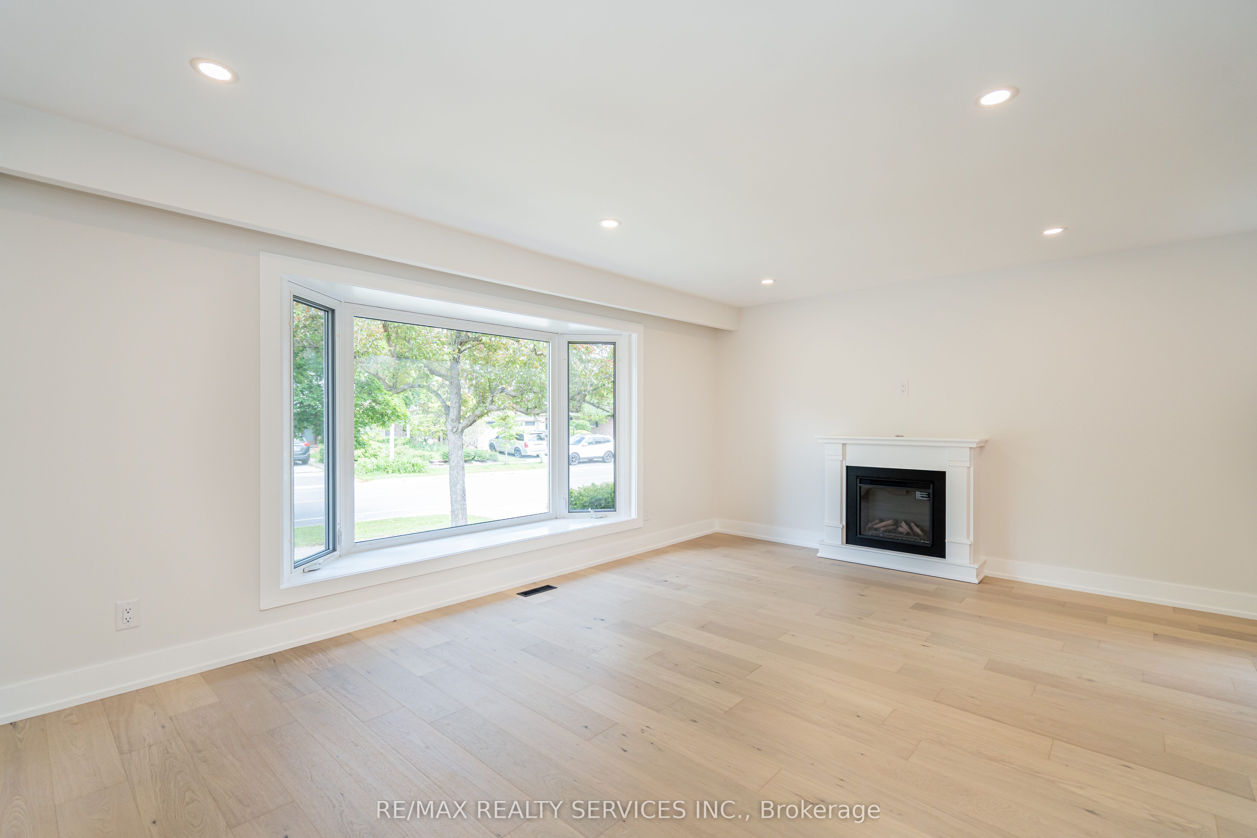 2296 Devon Road Property Photo 8