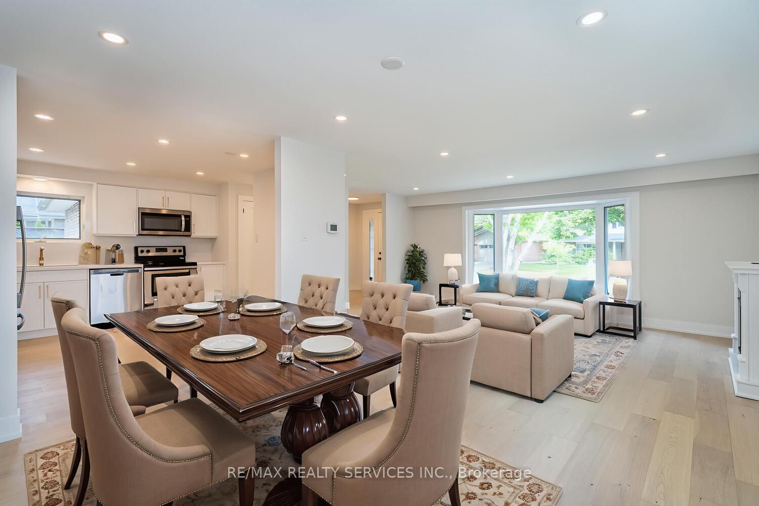 2296 Devon Road Property Photo 11