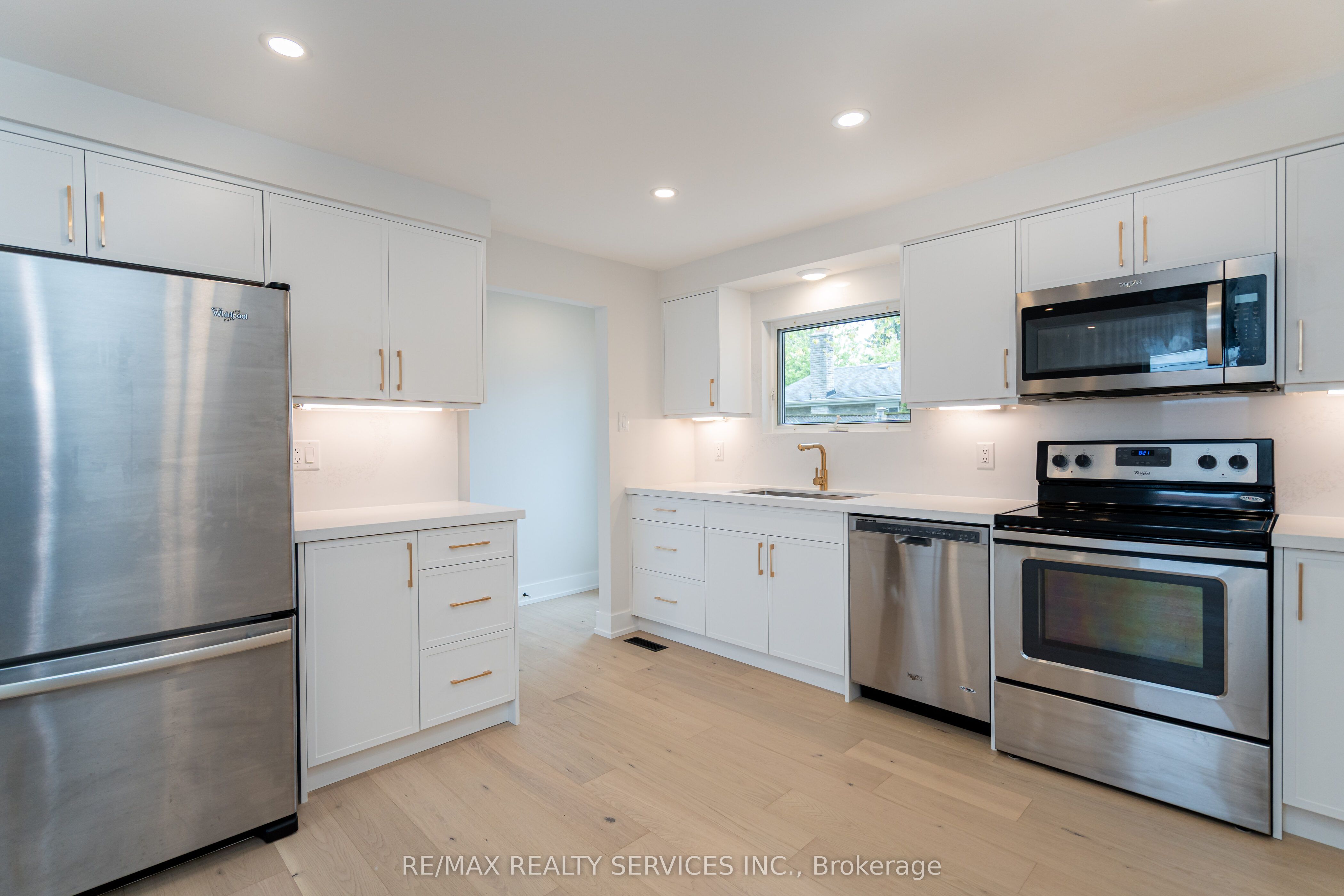 2296 Devon Road Property Photo 15