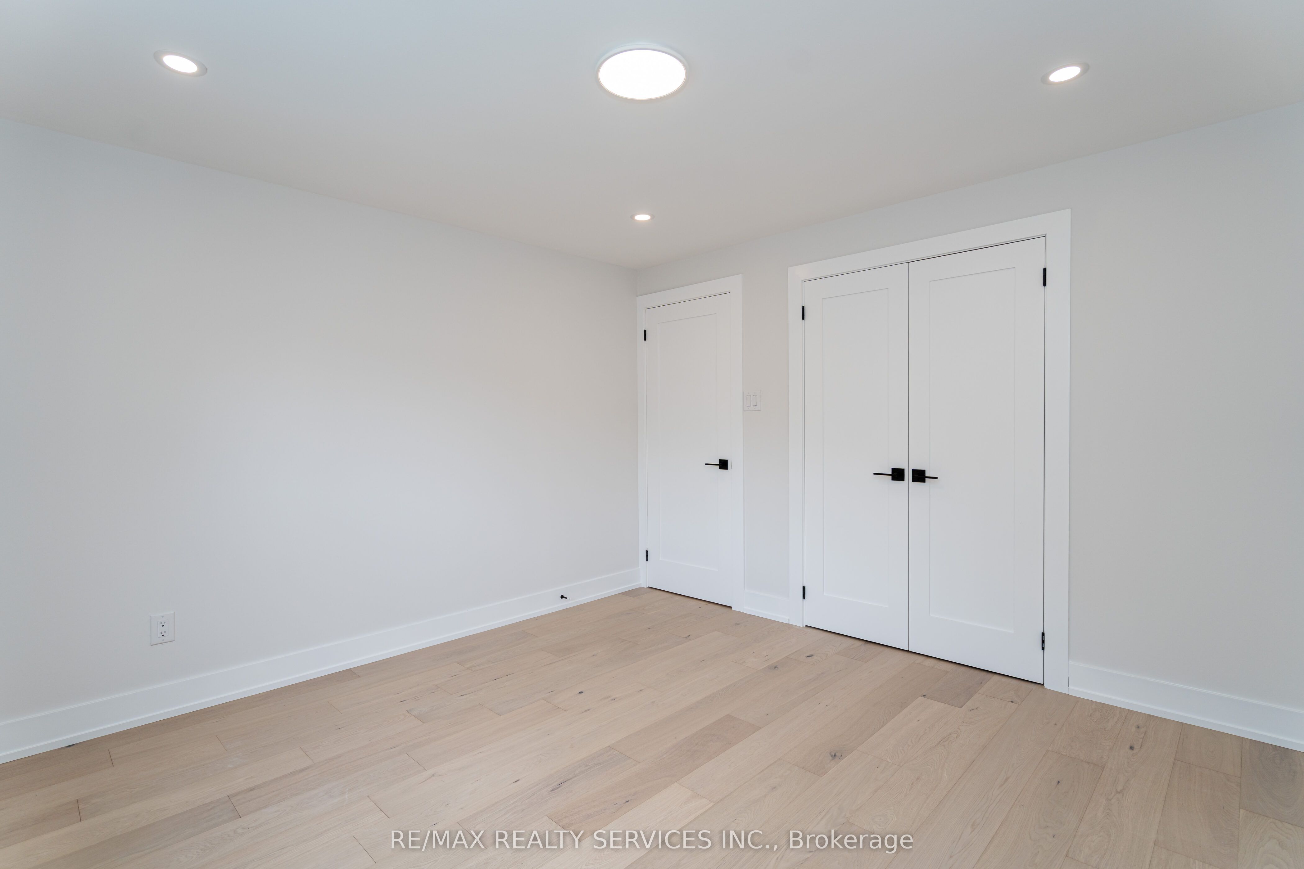 2296 Devon Road Property Photo 19