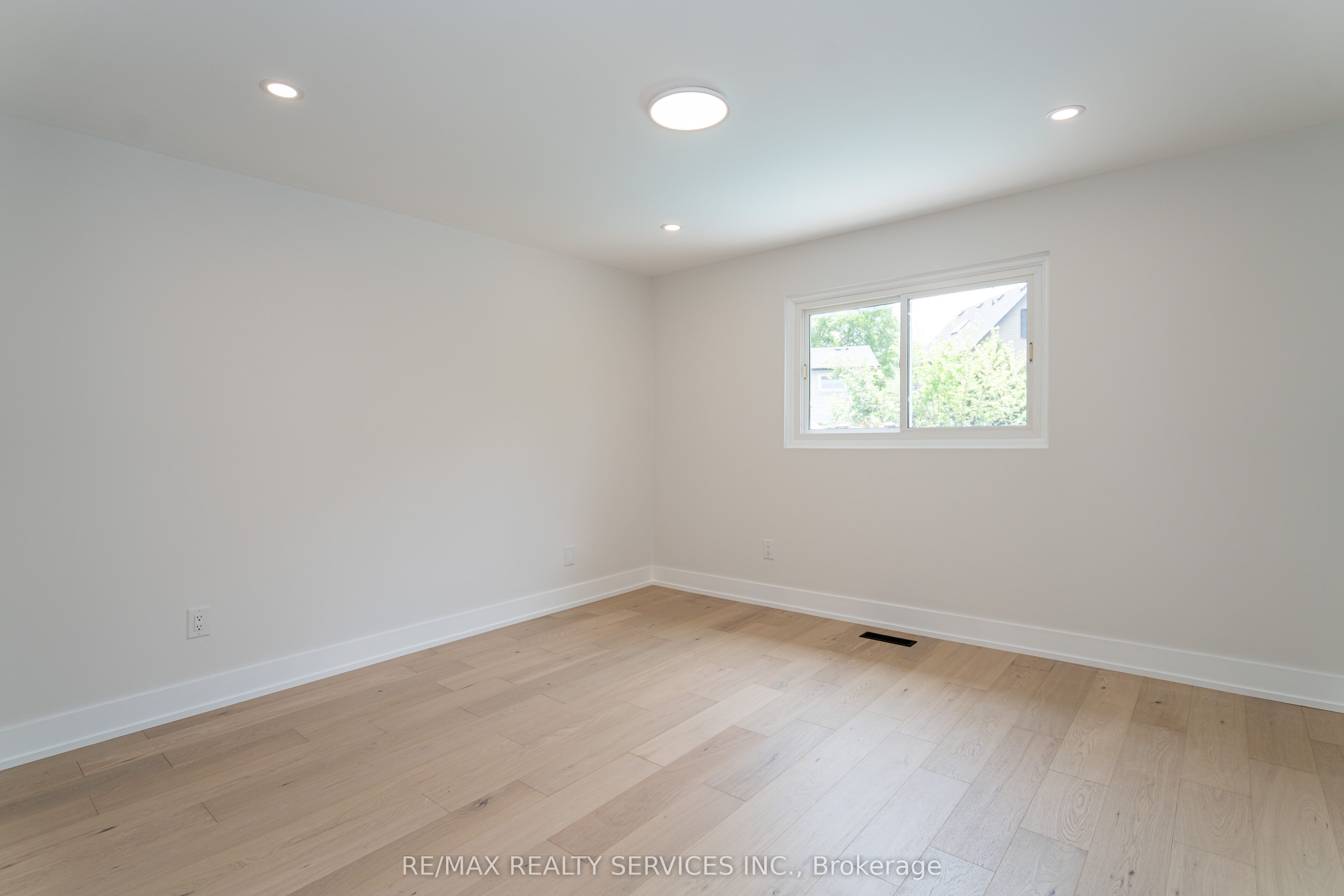 2296 Devon Road Property Photo 26