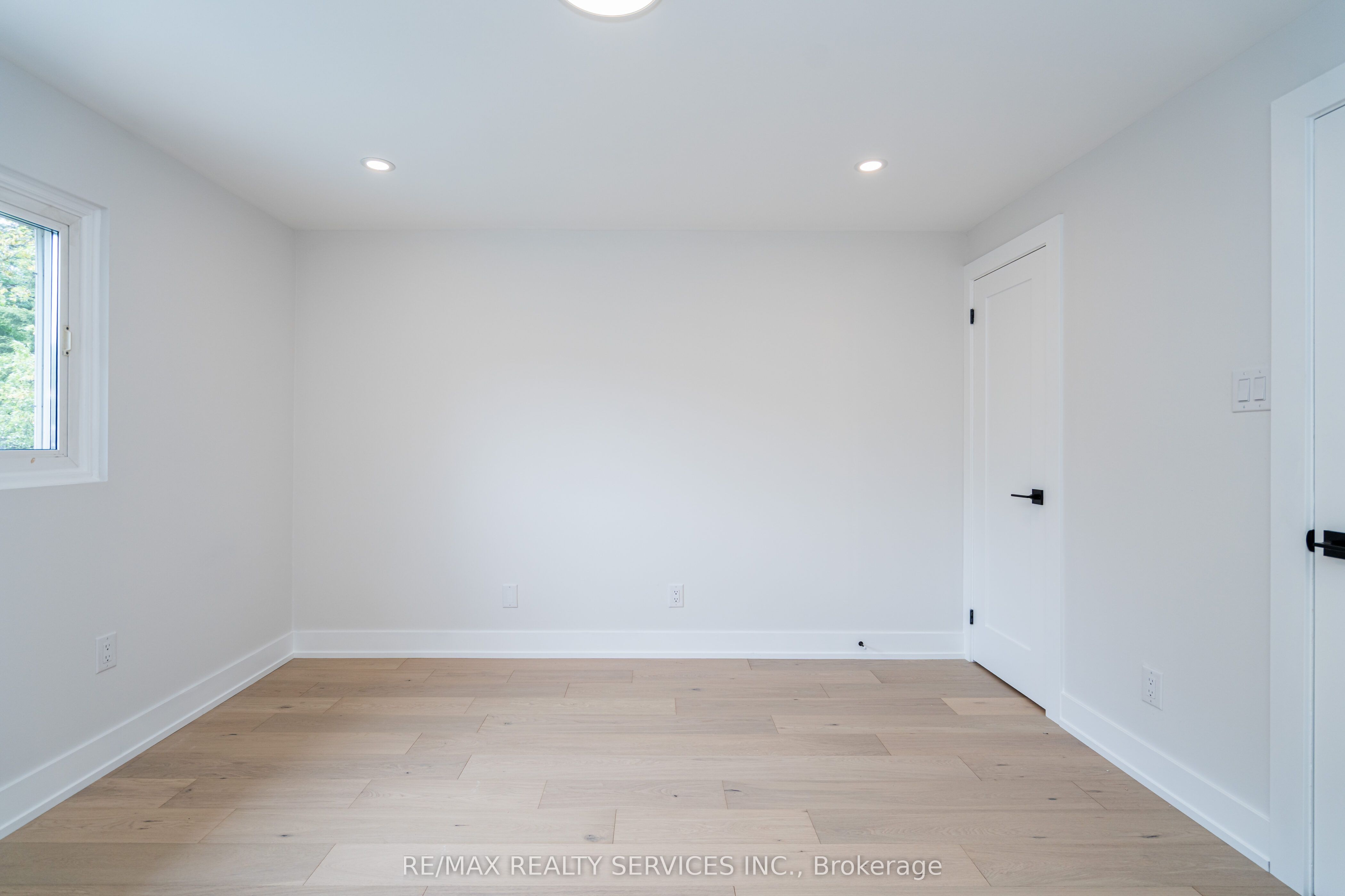 2296 Devon Road Property Photo 28
