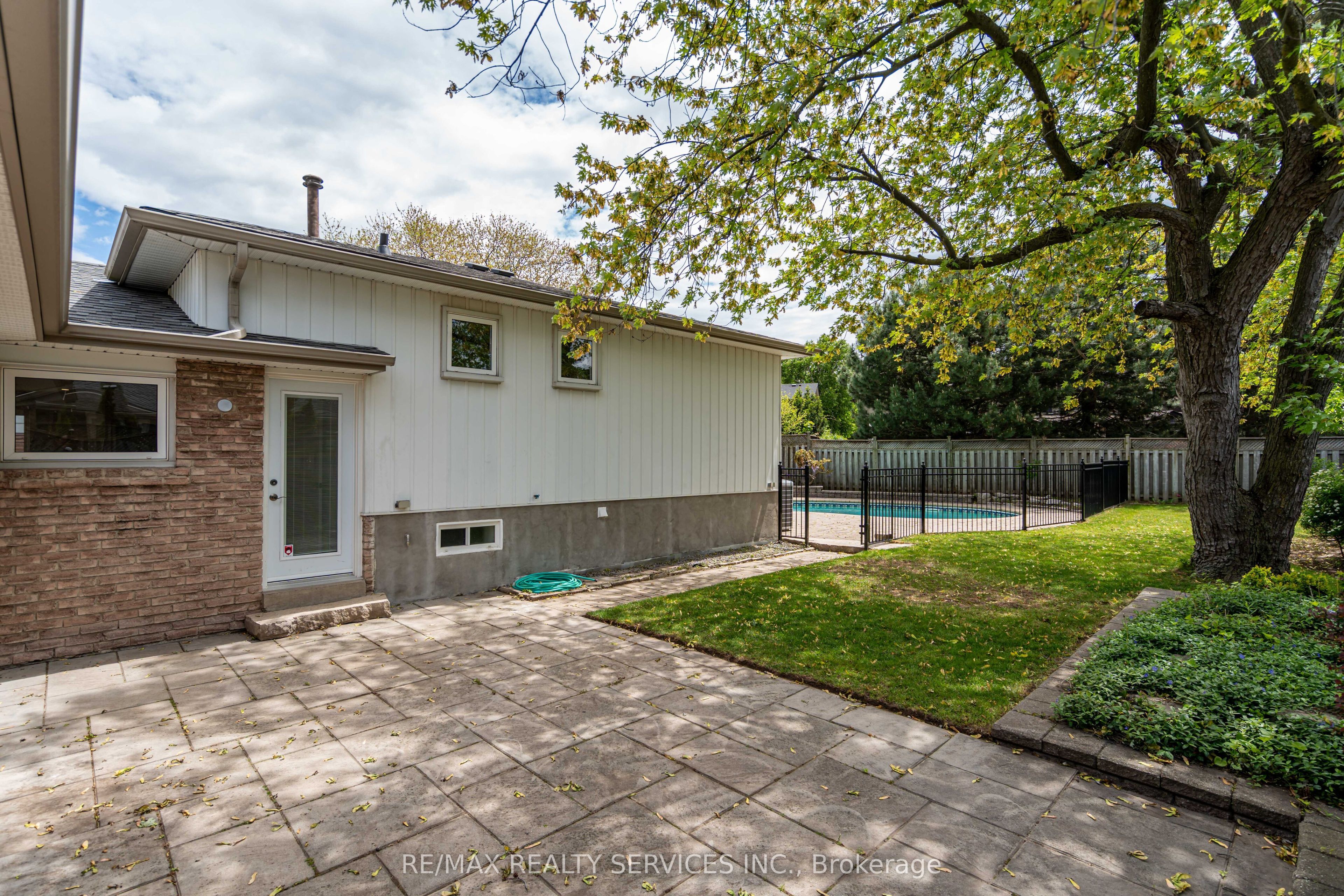 2296 Devon Road Property Photo 41