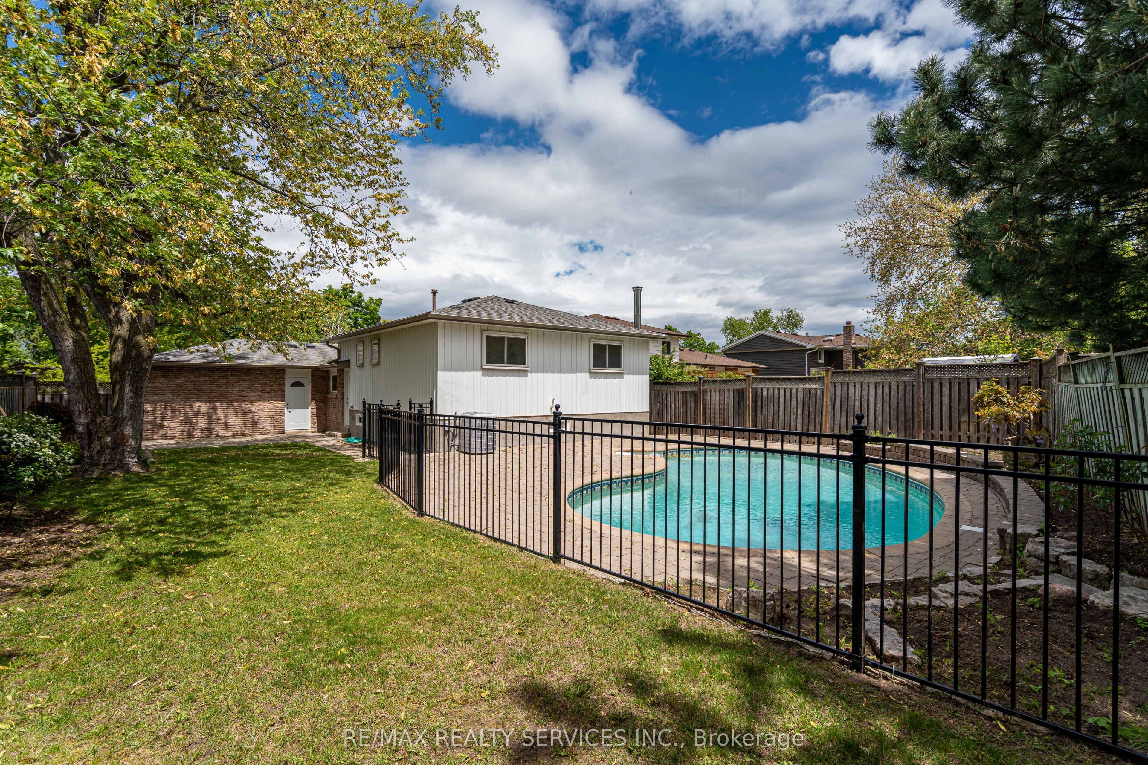 2296 Devon Road Property Photo 50
