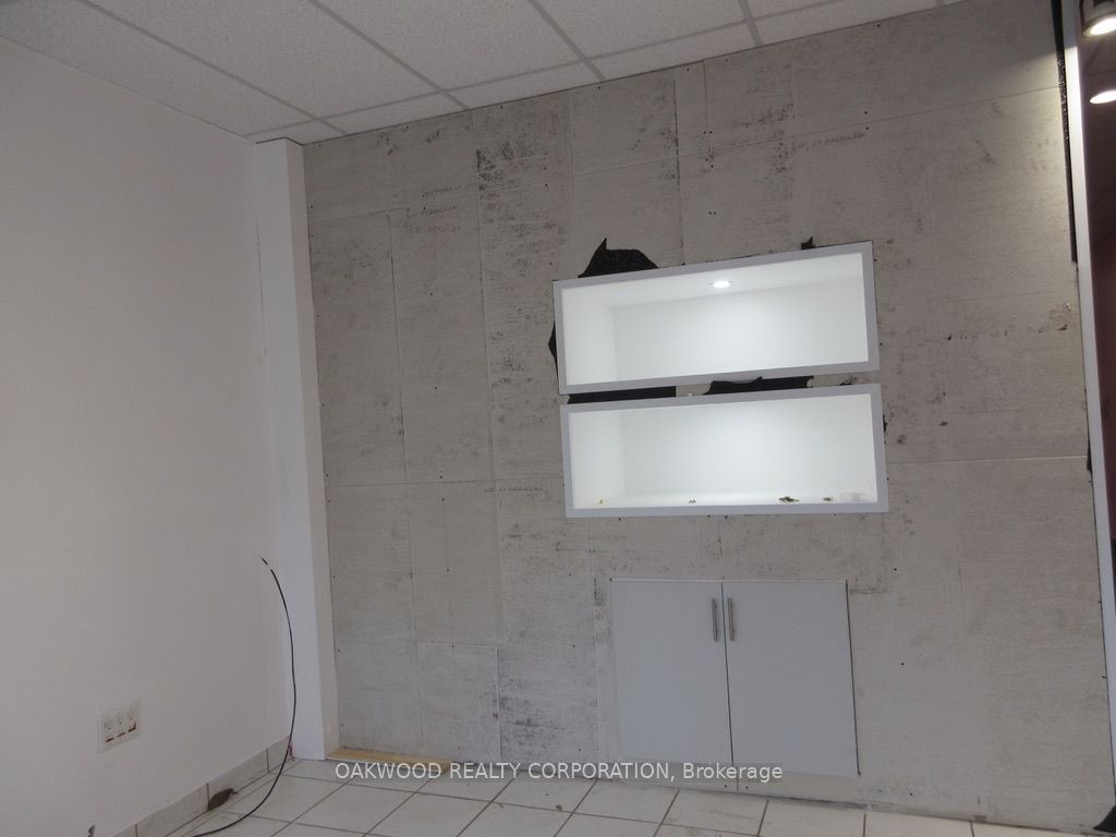 47 E Queen Street A Property Photo 3