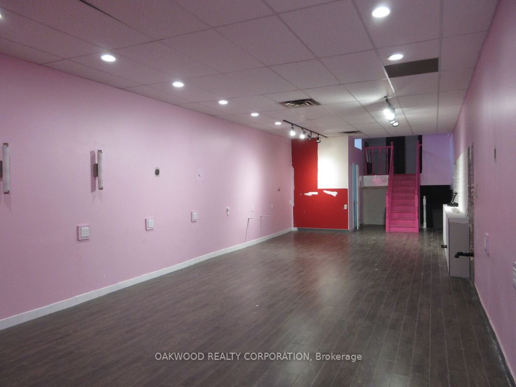 47 E Queen Street A Property Photo 4