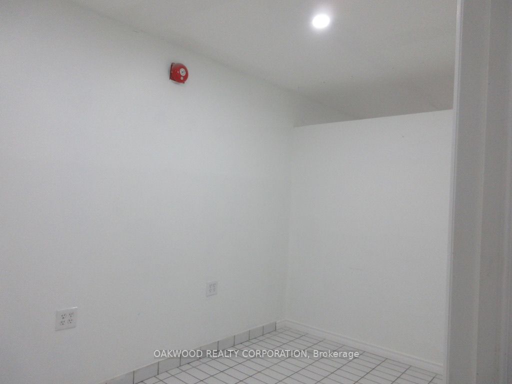 47 E Queen Street A Property Photo 7