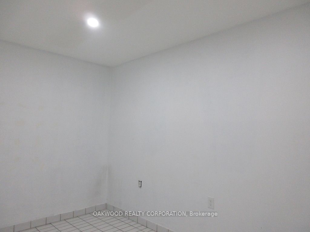 47 E Queen Street A Property Photo 8