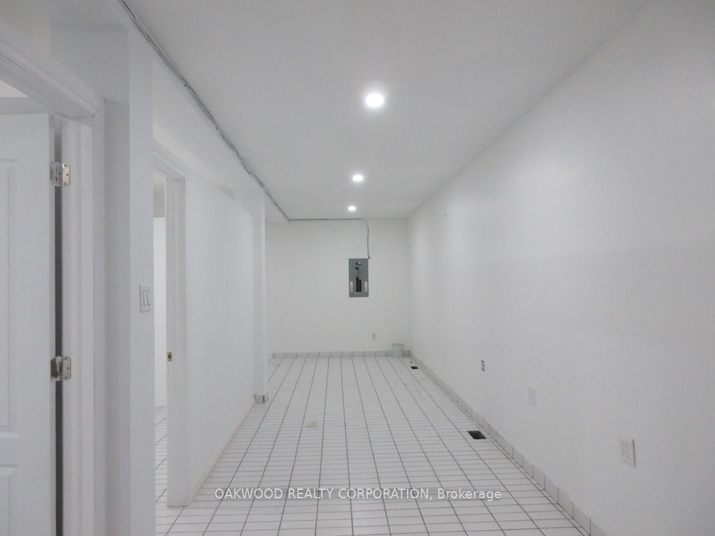 47 E Queen Street A Property Photo 9