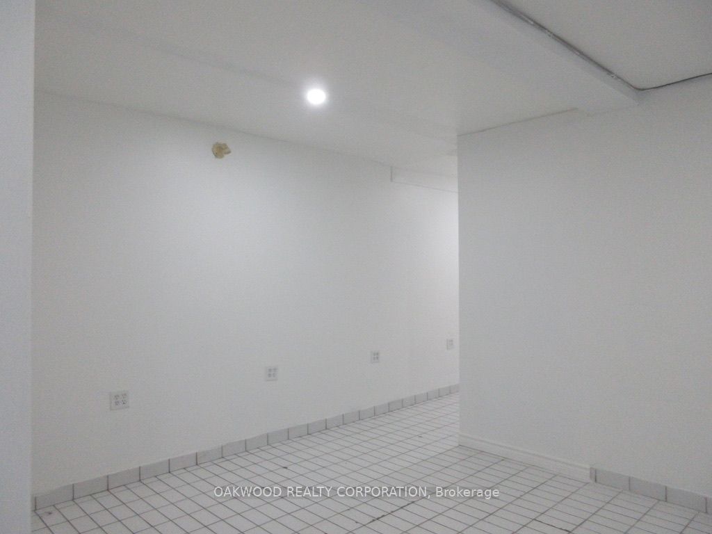 47 E Queen Street A Property Photo 10