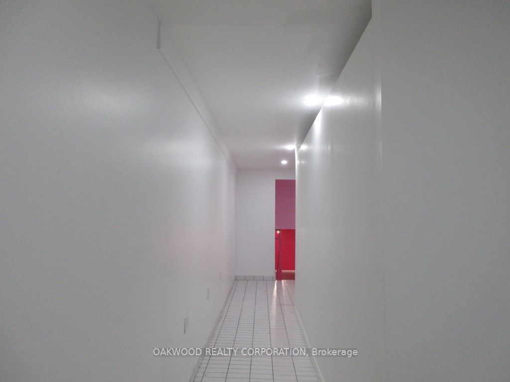 47 E Queen Street A Property Photo 11