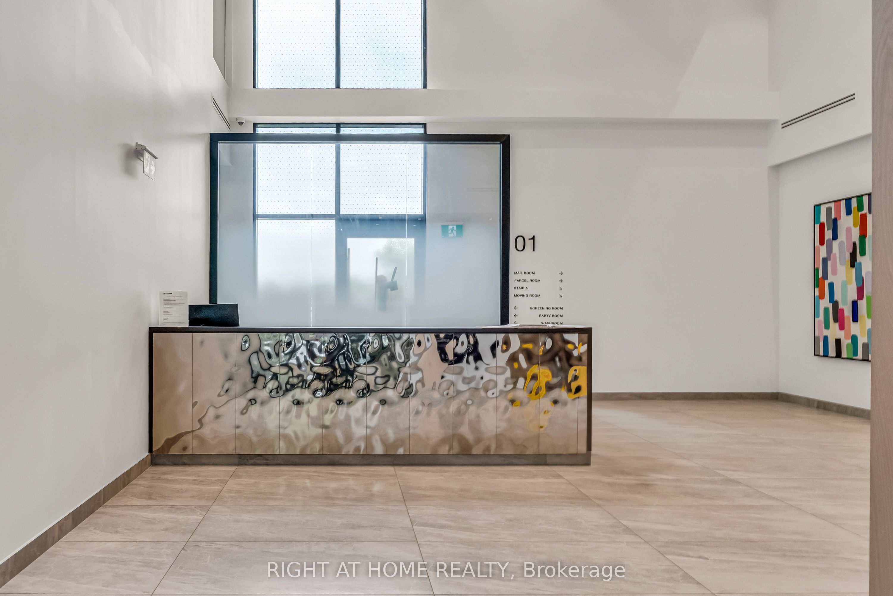 86 Dundas Street E 1520 Property Photo 2