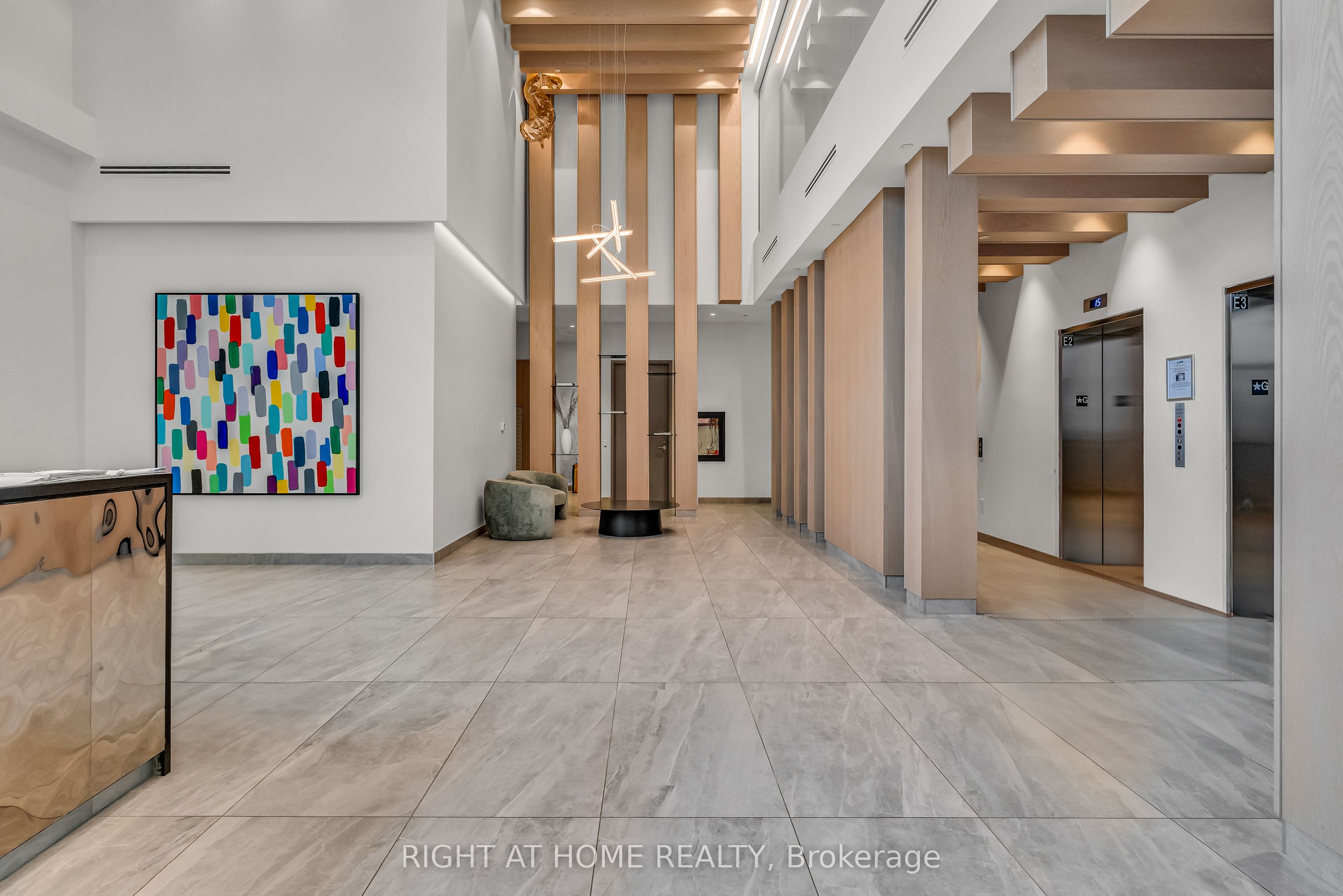 86 Dundas Street E 1520 Property Photo 3