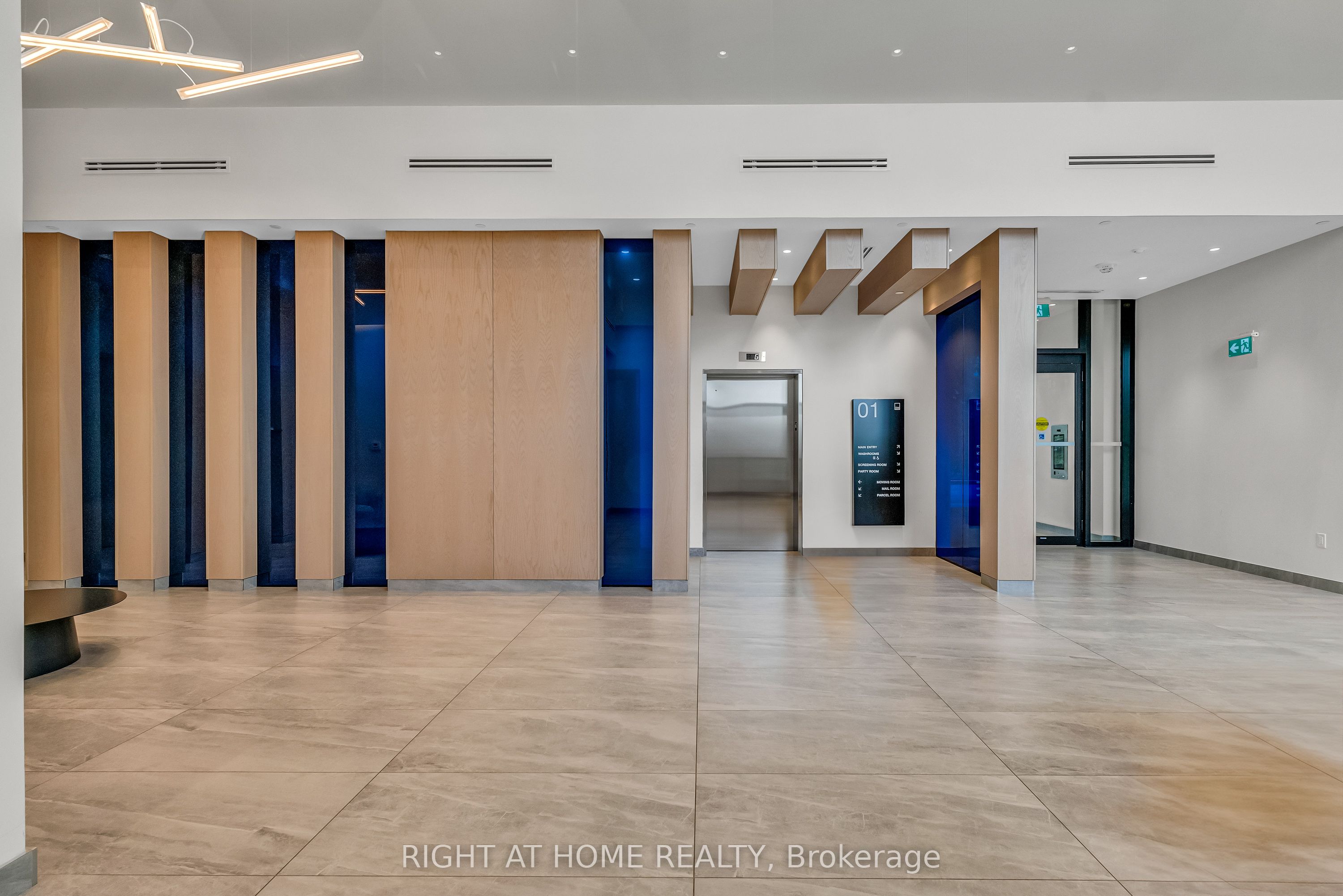 86 Dundas Street E 1520 Property Photo 4