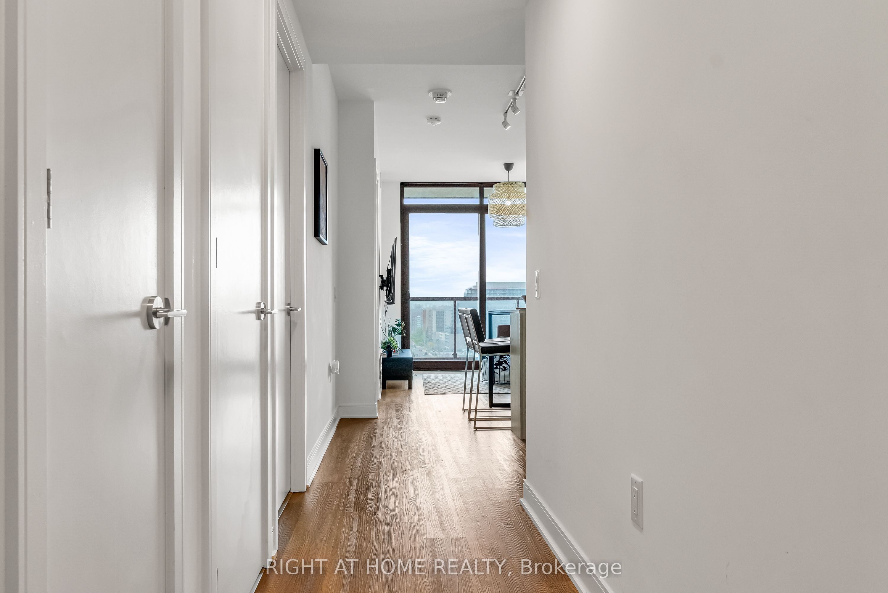 86 Dundas Street E 1520 Property Photo 6