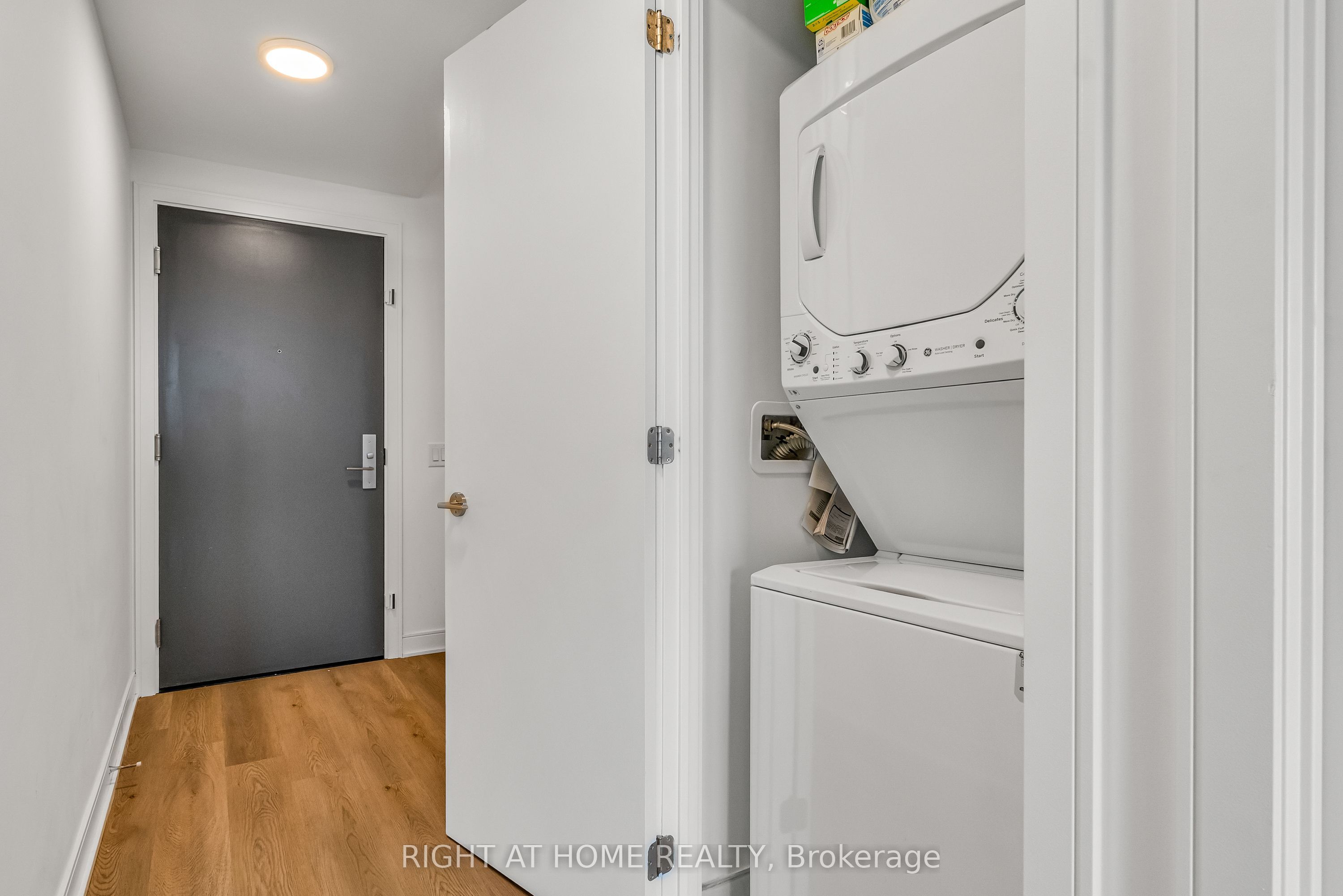 86 Dundas Street E 1520 Property Photo 7