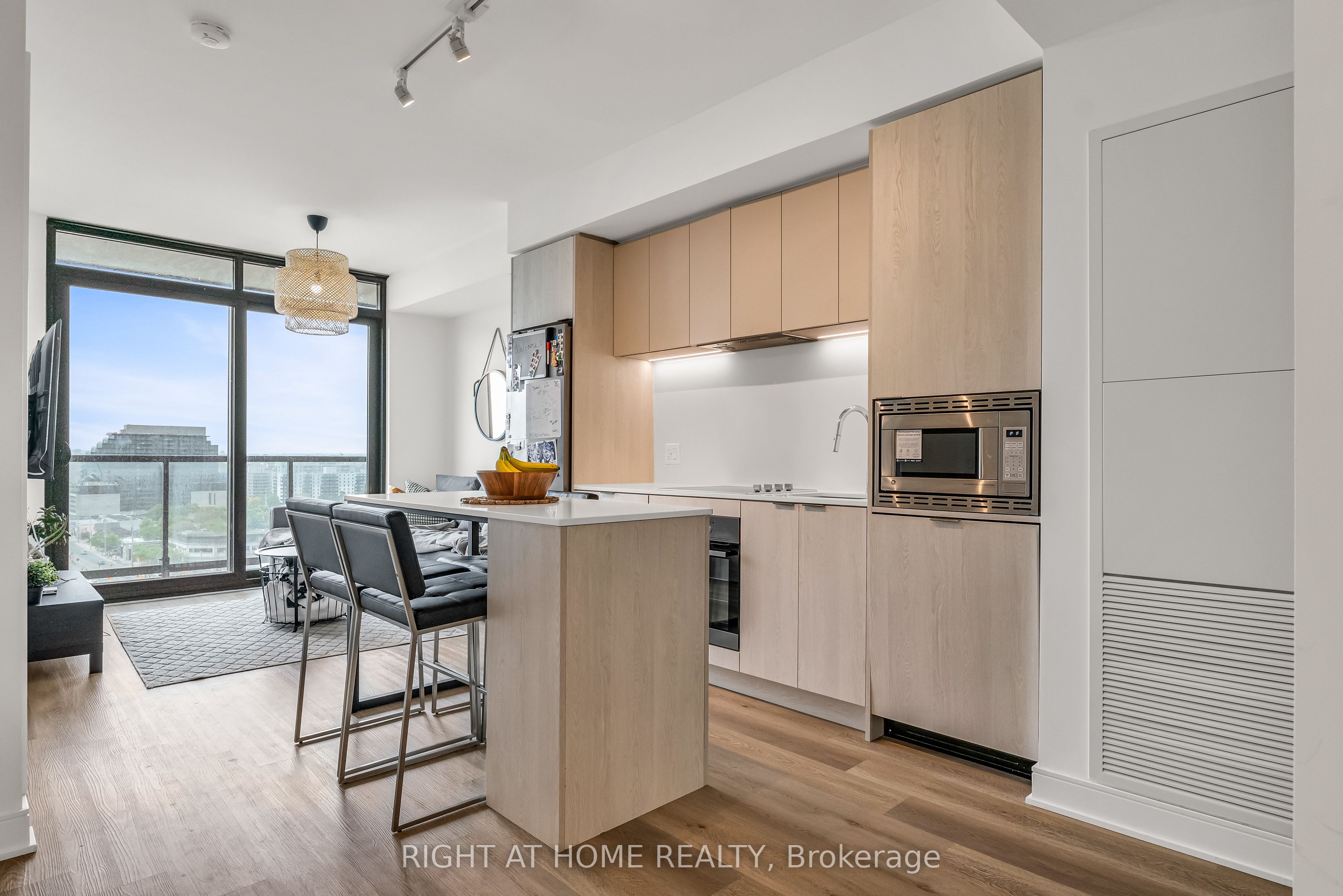 86 Dundas Street E 1520 Property Photo 9