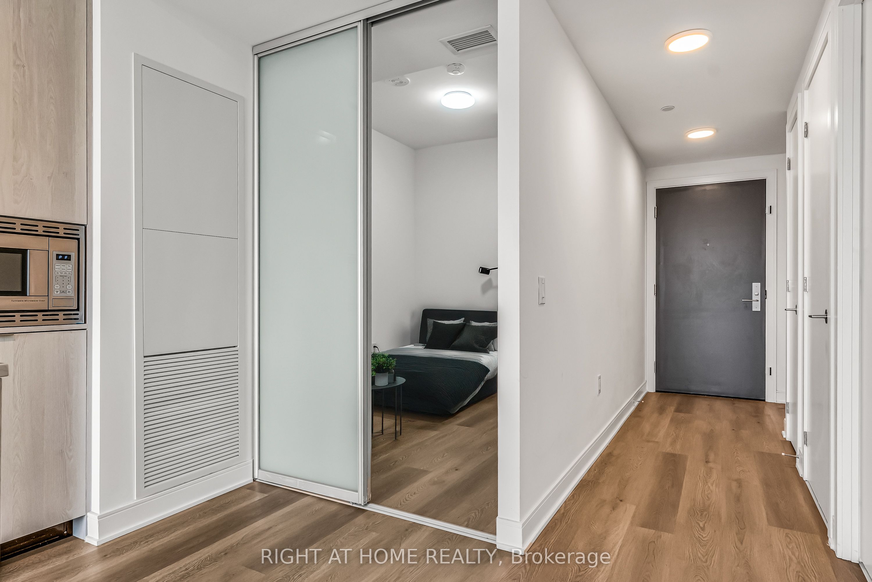 86 Dundas Street E 1520 Property Photo 17