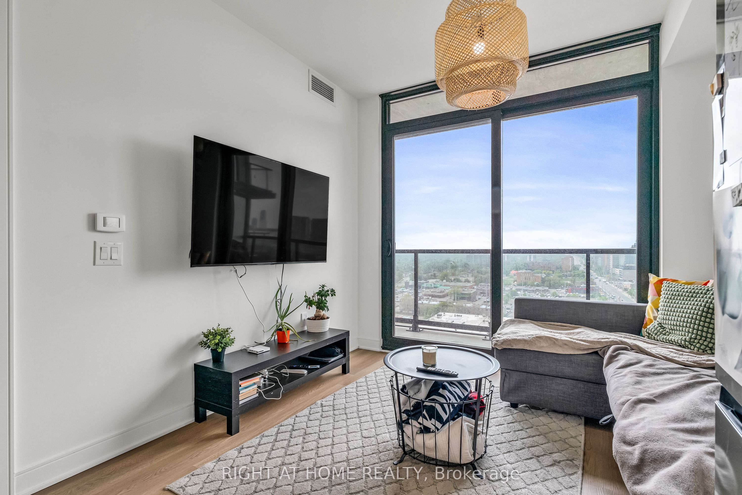 86 Dundas Street E 1520 Property Photo 23