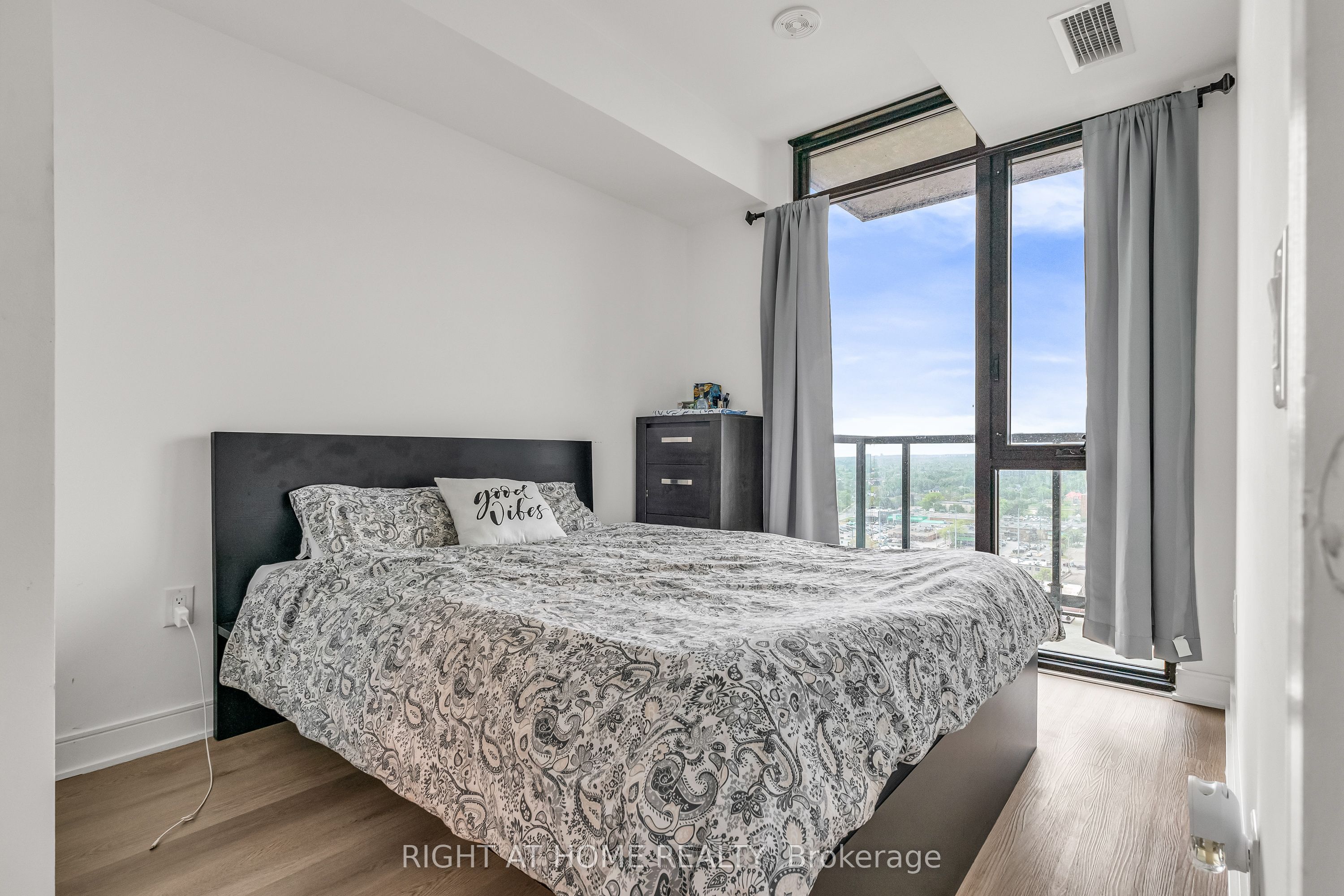 86 Dundas Street E 1520 Property Photo 24