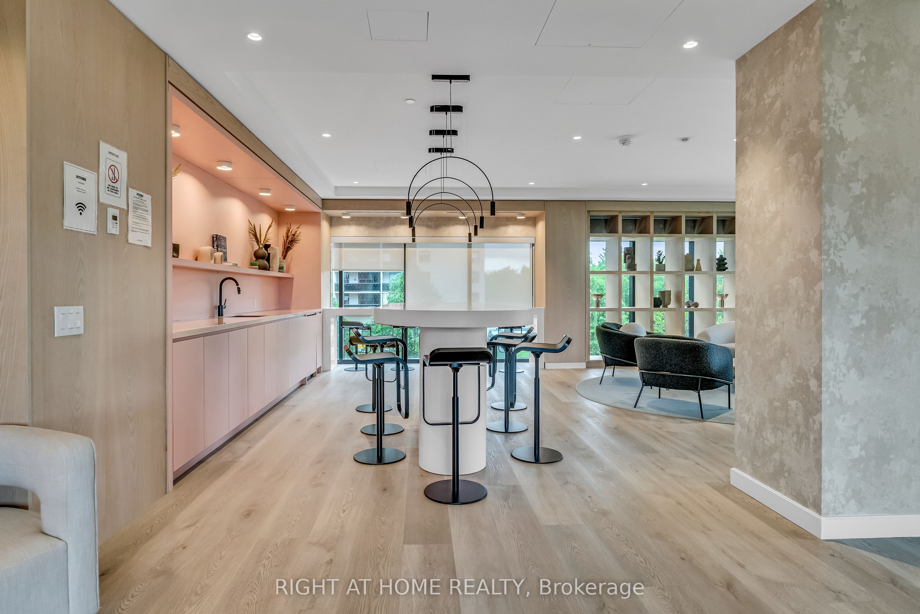 86 Dundas Street E 1520 Property Photo 32