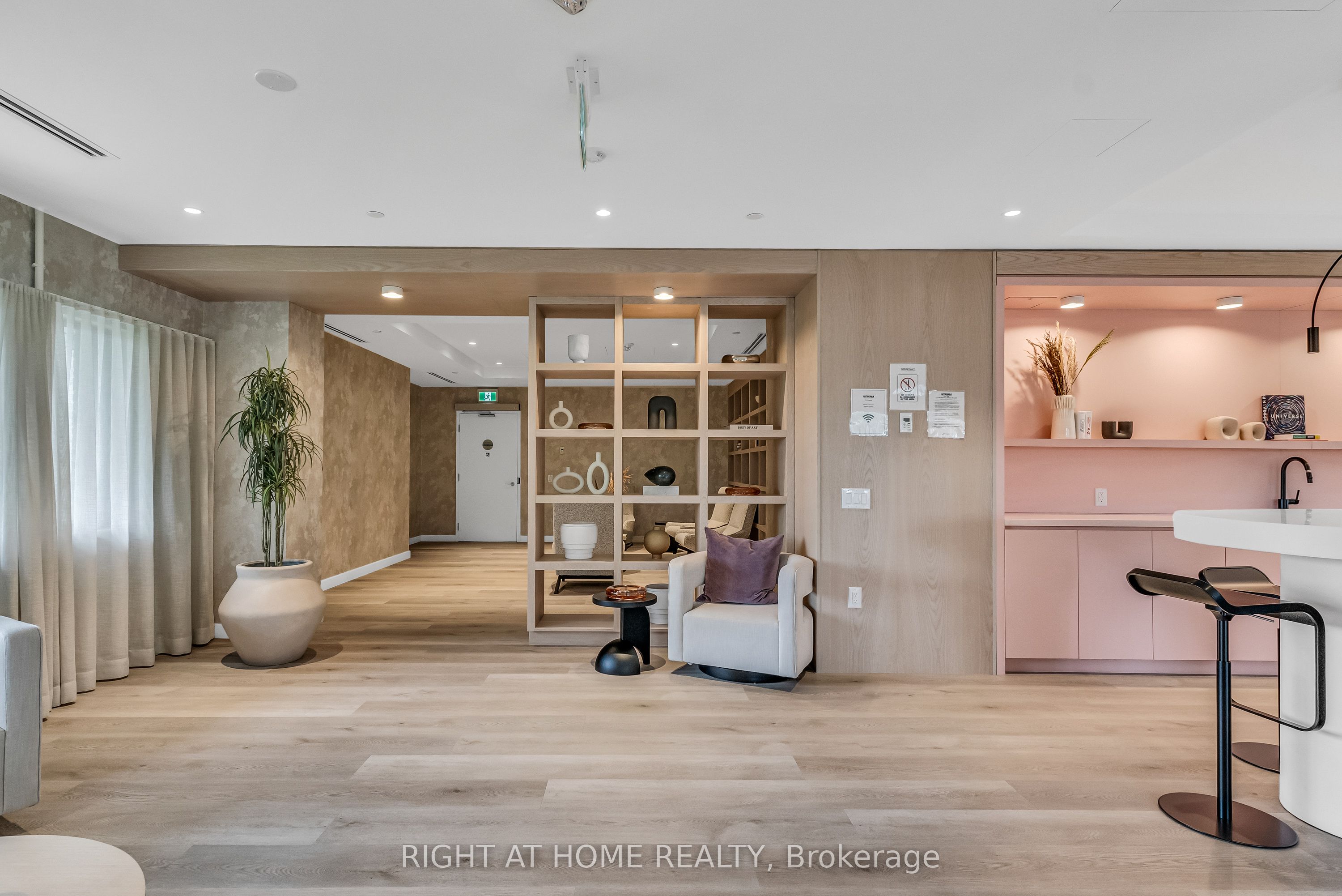 86 Dundas Street E 1520 Property Photo 35