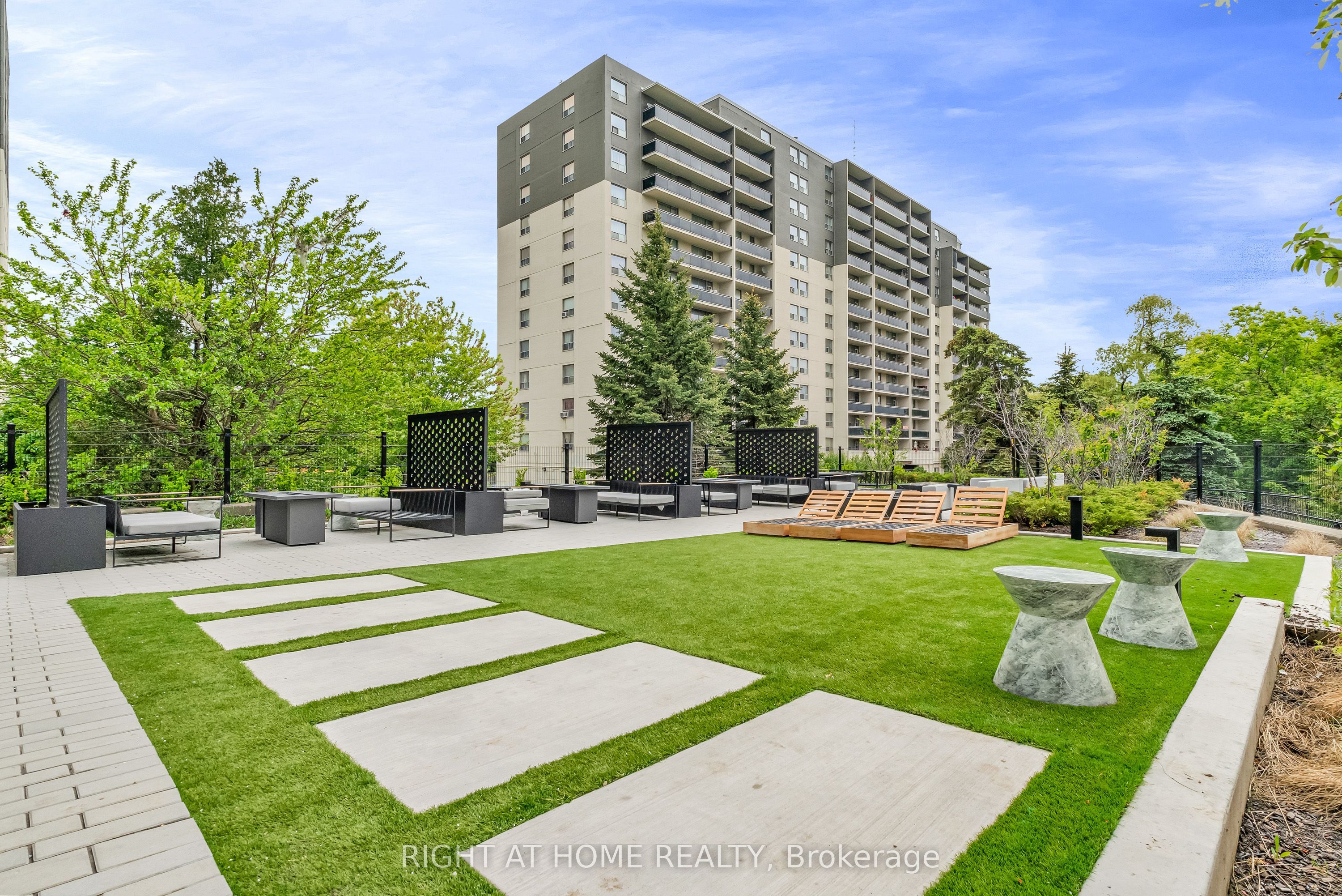 86 Dundas Street E 1520 Property Photo 38