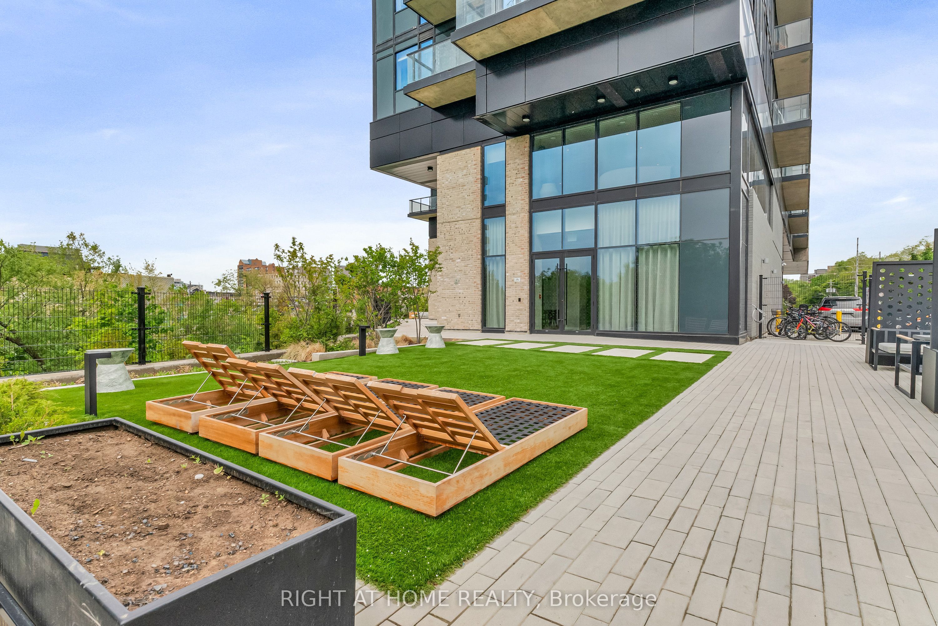 86 Dundas Street E 1520 Property Photo 39