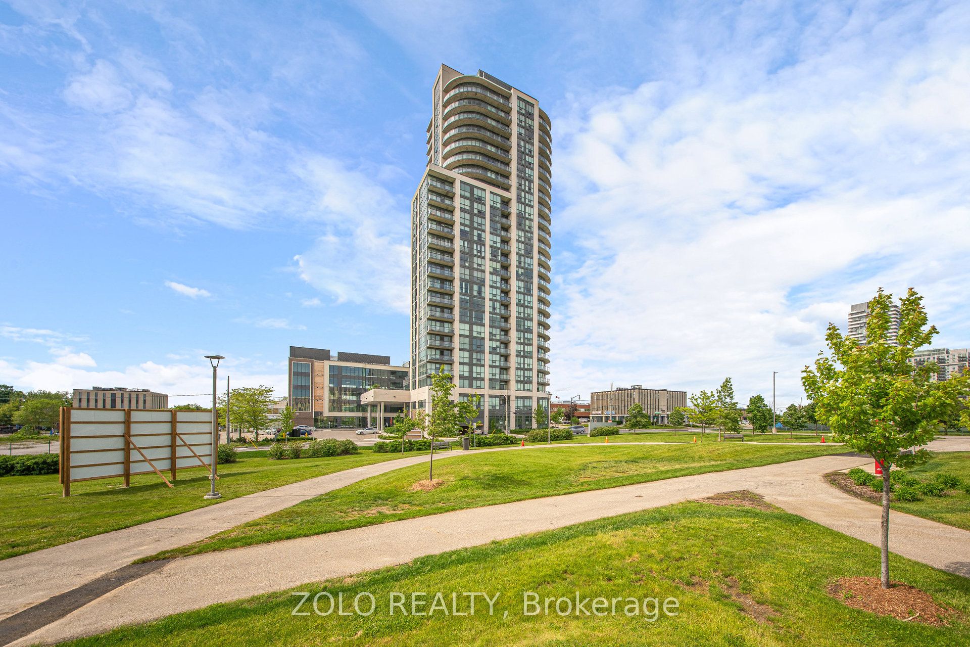 #805 - 15 Lynch Street Property Photo 1