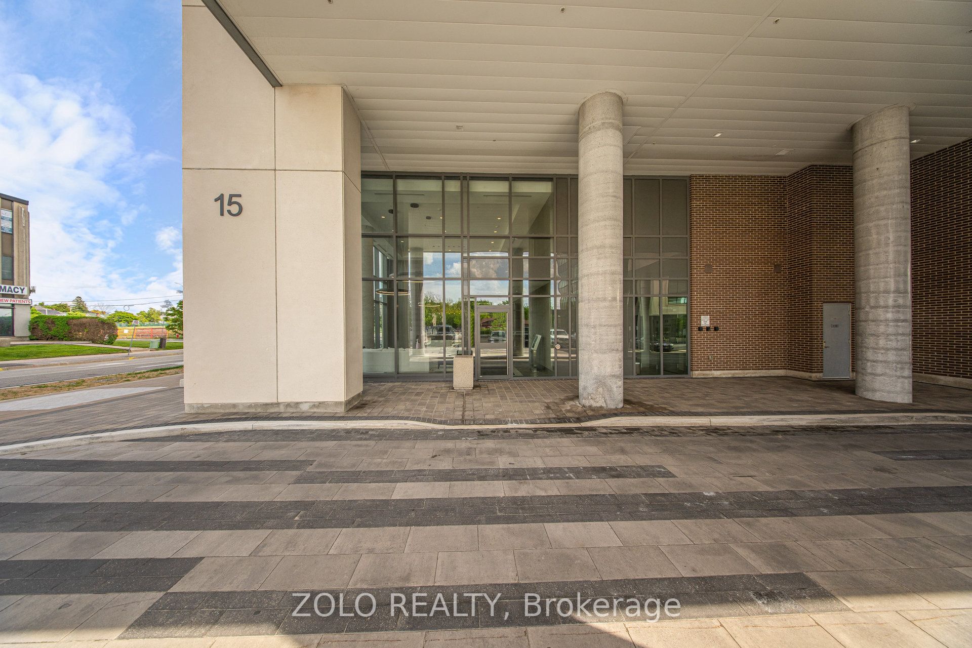 #805 - 15 Lynch Street Property Photo 3