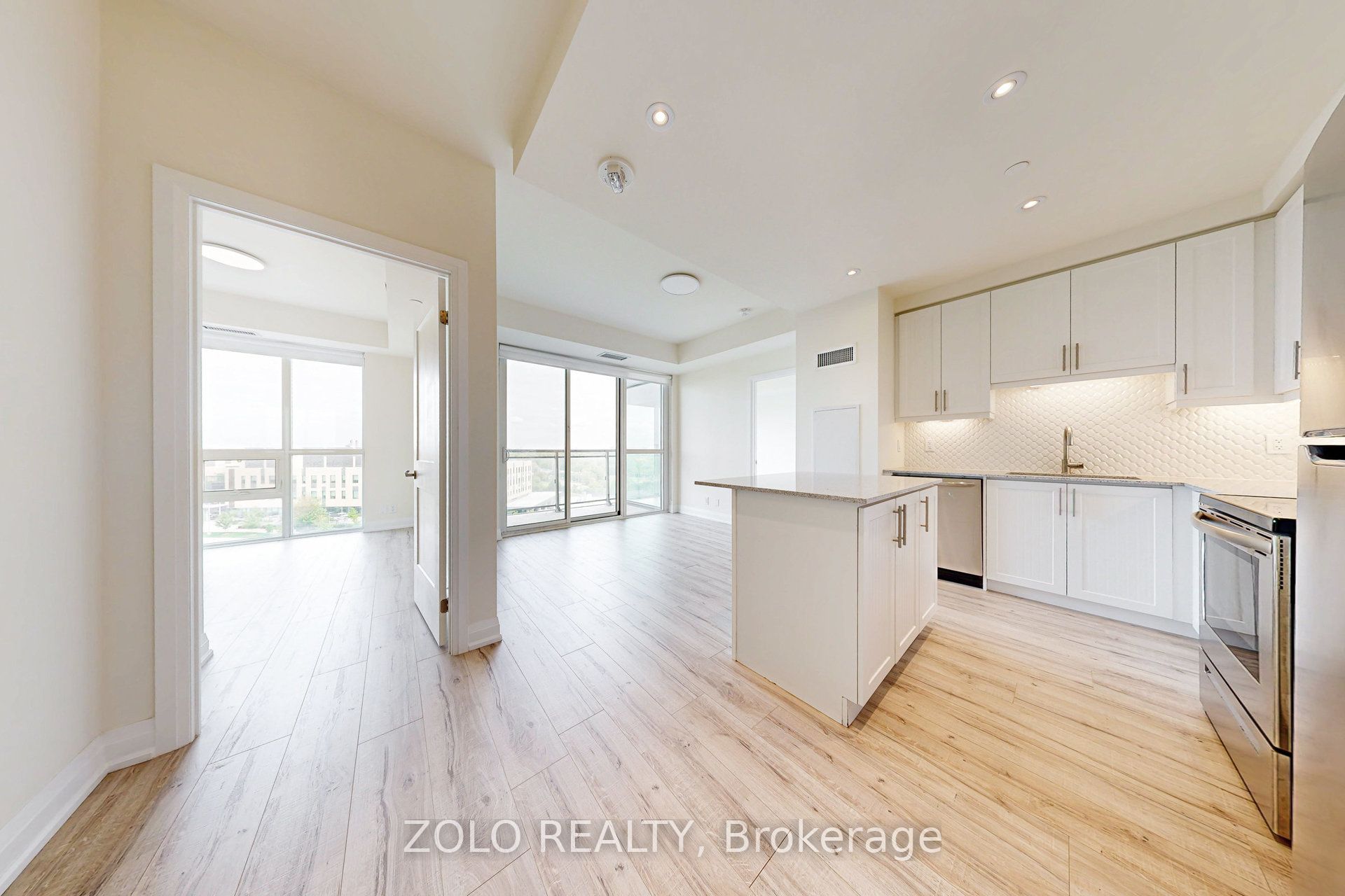 #805 - 15 Lynch Street Property Photo 7