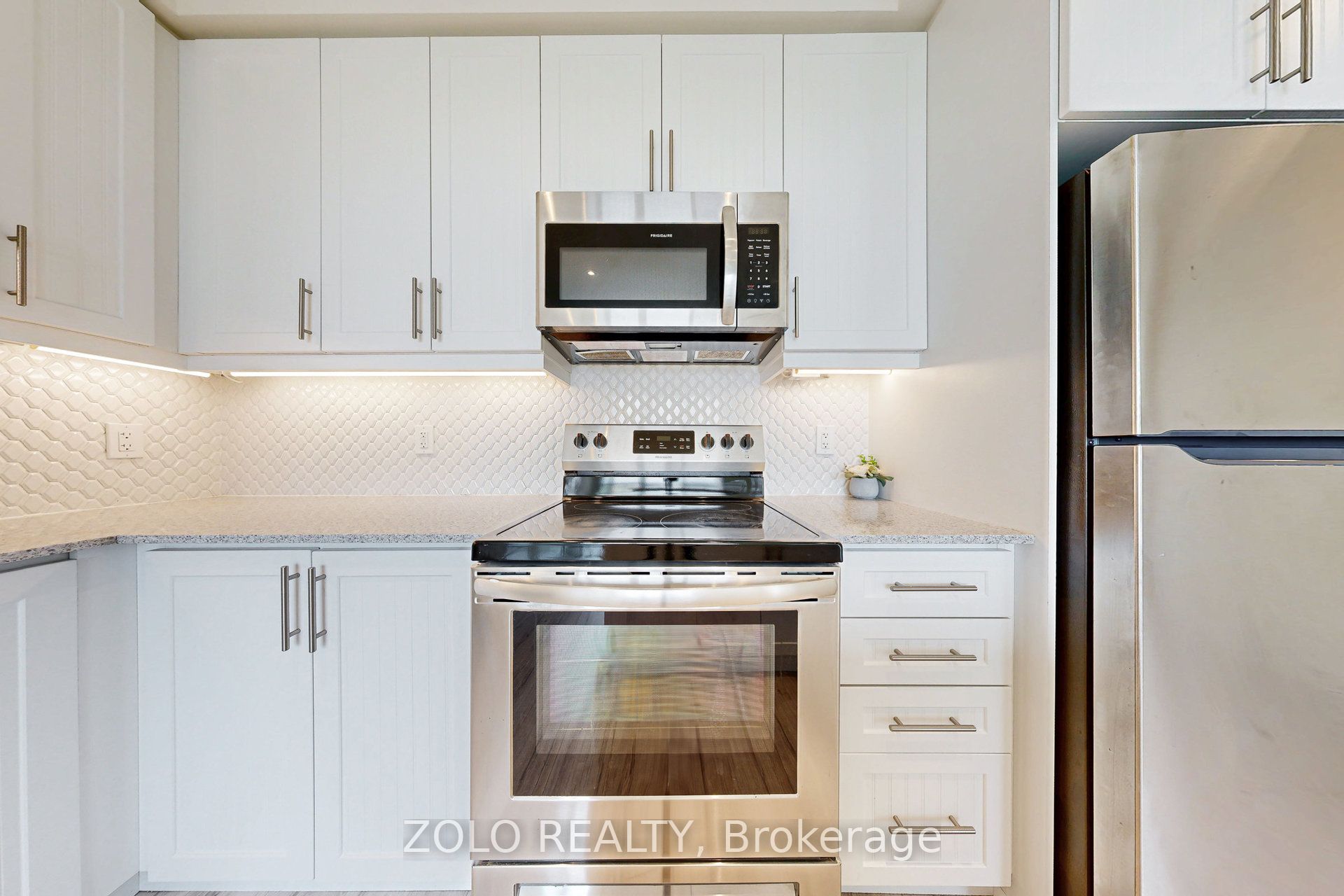 #805 - 15 Lynch Street Property Photo 10