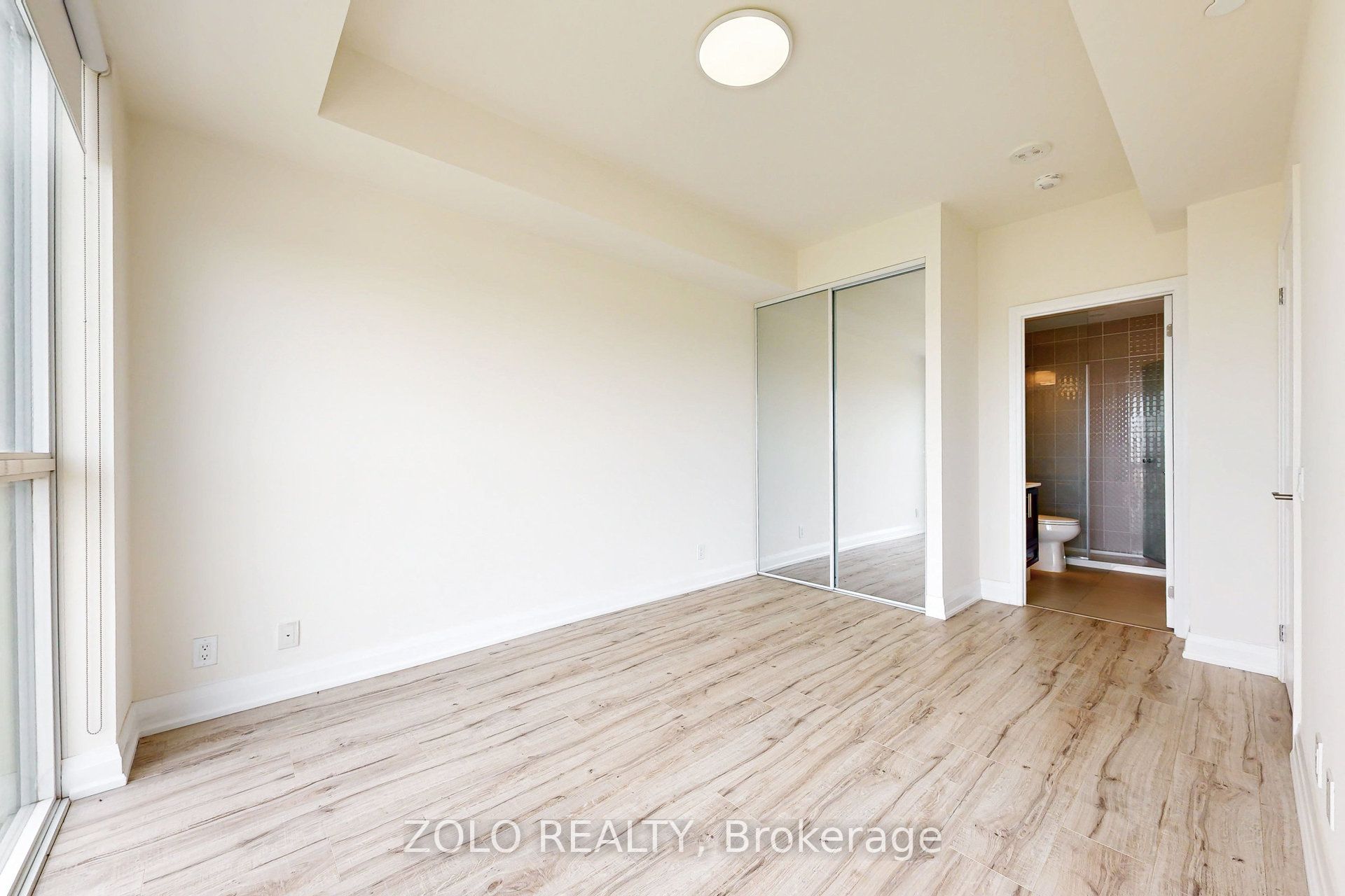 #805 - 15 Lynch Street Property Photo 17