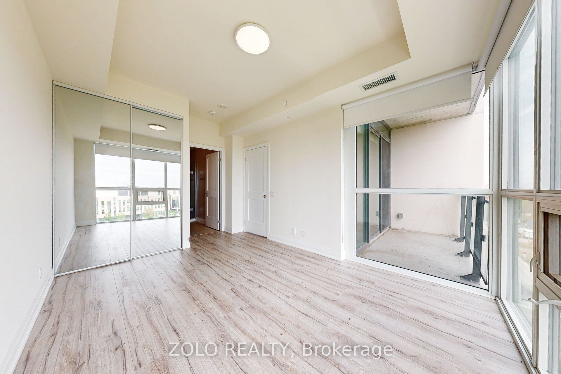 #805 - 15 Lynch Street Property Photo 18
