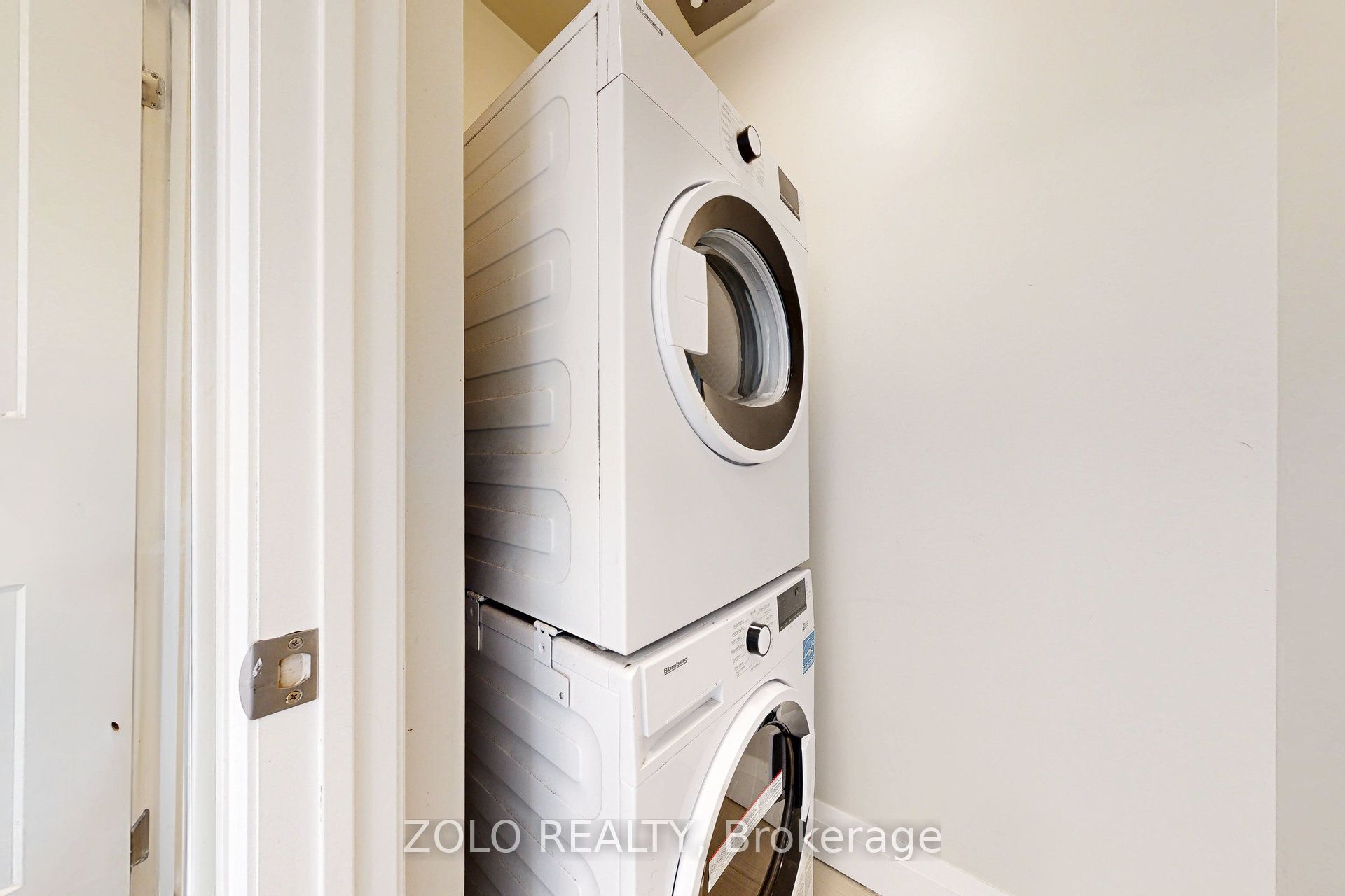 #805 - 15 Lynch Street Property Photo 25