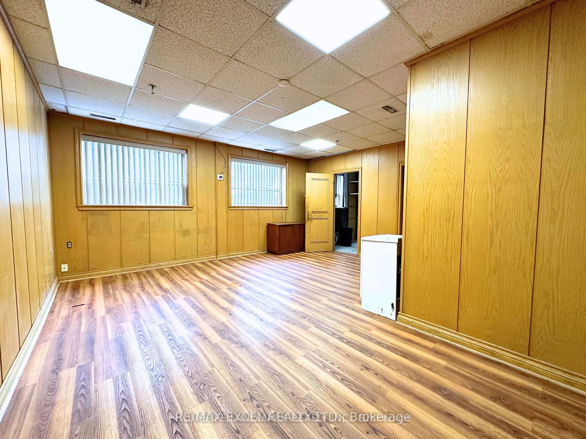 705 Lawrence Avenue 204 Property Photo 8