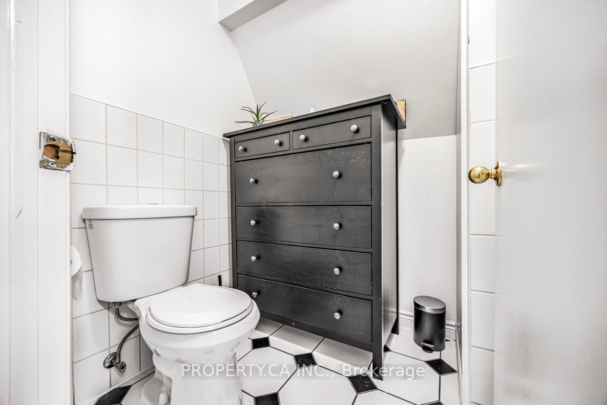 74 Sorauren Avenue Property Photo 17