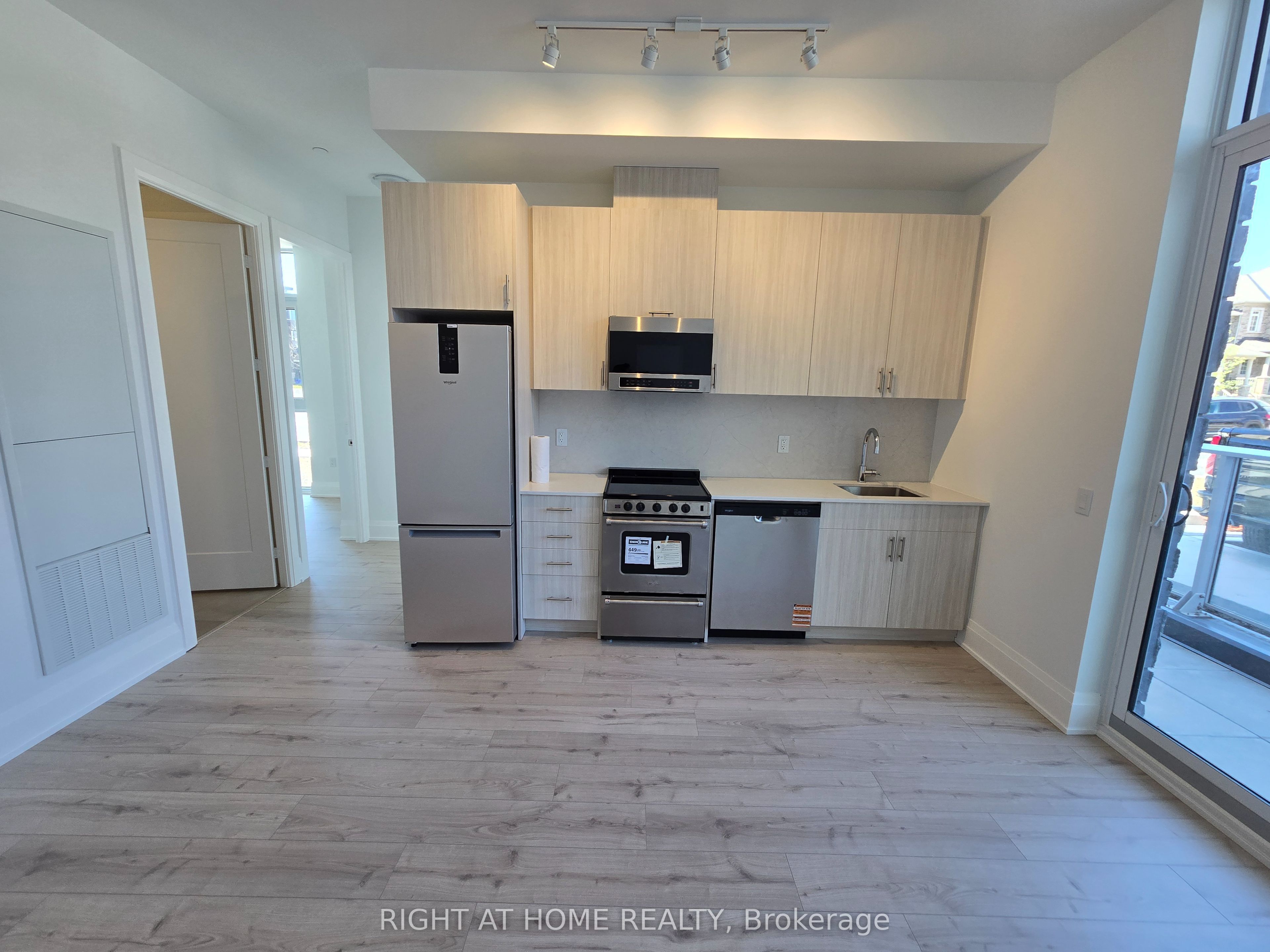 #104 - 412 Silver Maple Road Property Photo 1