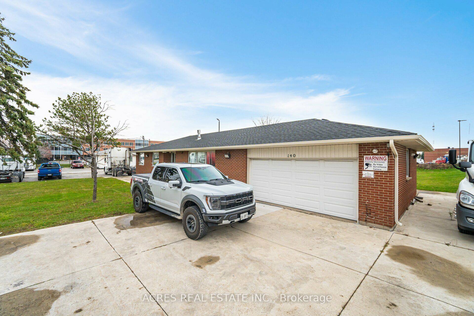 140 Derry Rd E Property Photo 11