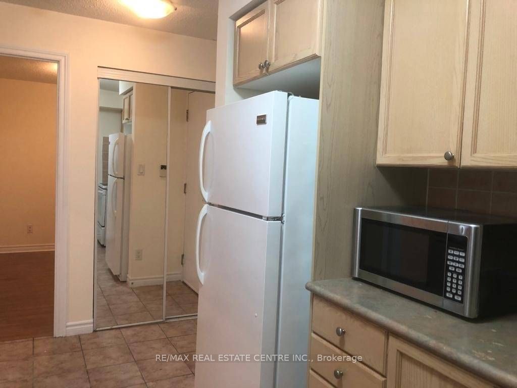 3880 Duke Of York Boulevard 2409 Property Photo 4