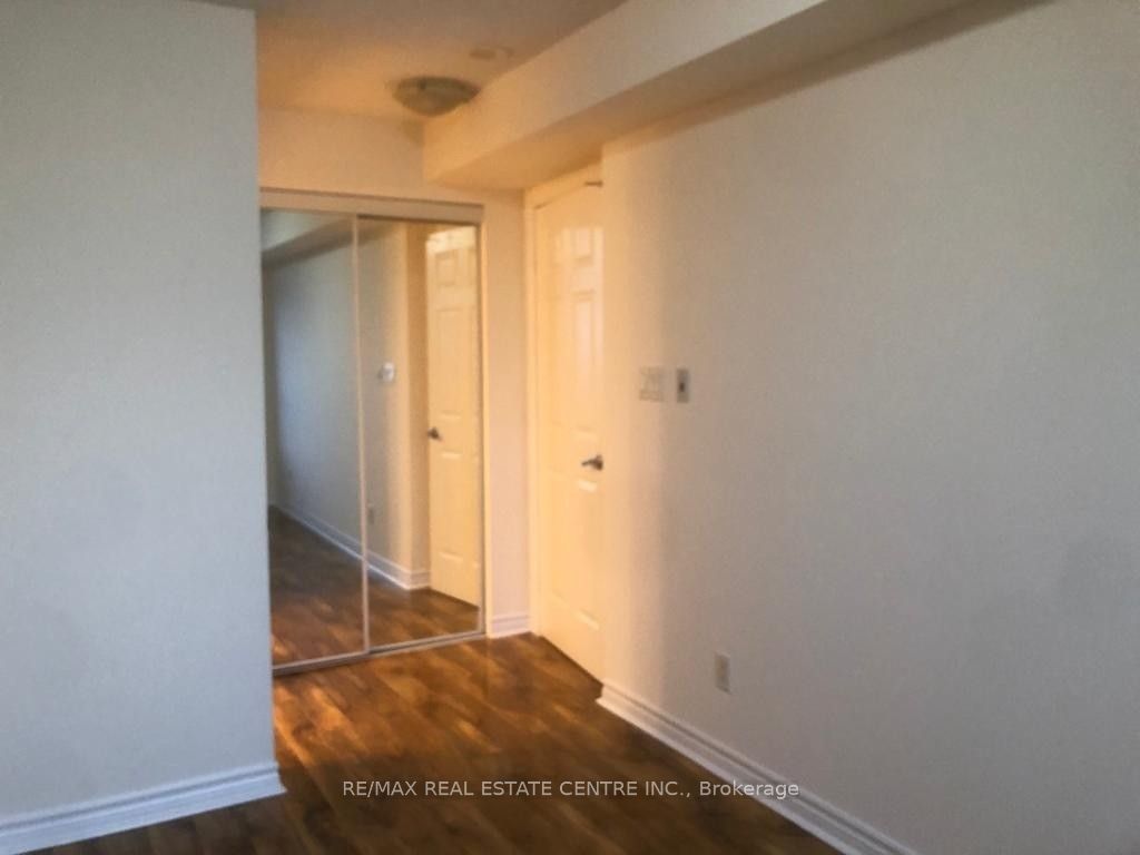 3880 Duke Of York Boulevard 2409 Property Photo 7