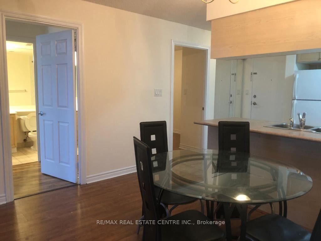 3880 Duke Of York Boulevard 2409 Property Photo 8