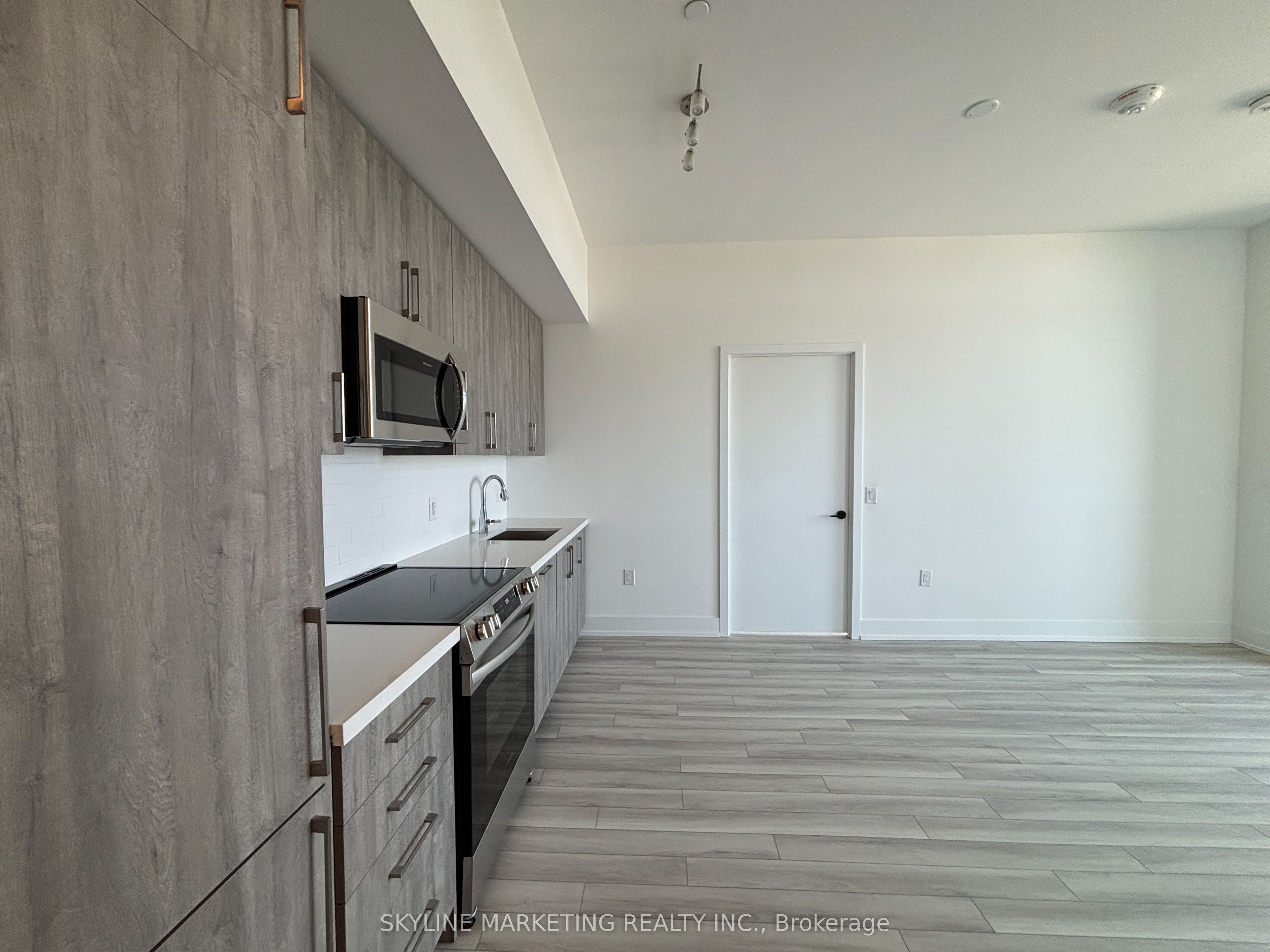 2450 Old Bronte Road 808 Property Photo 1