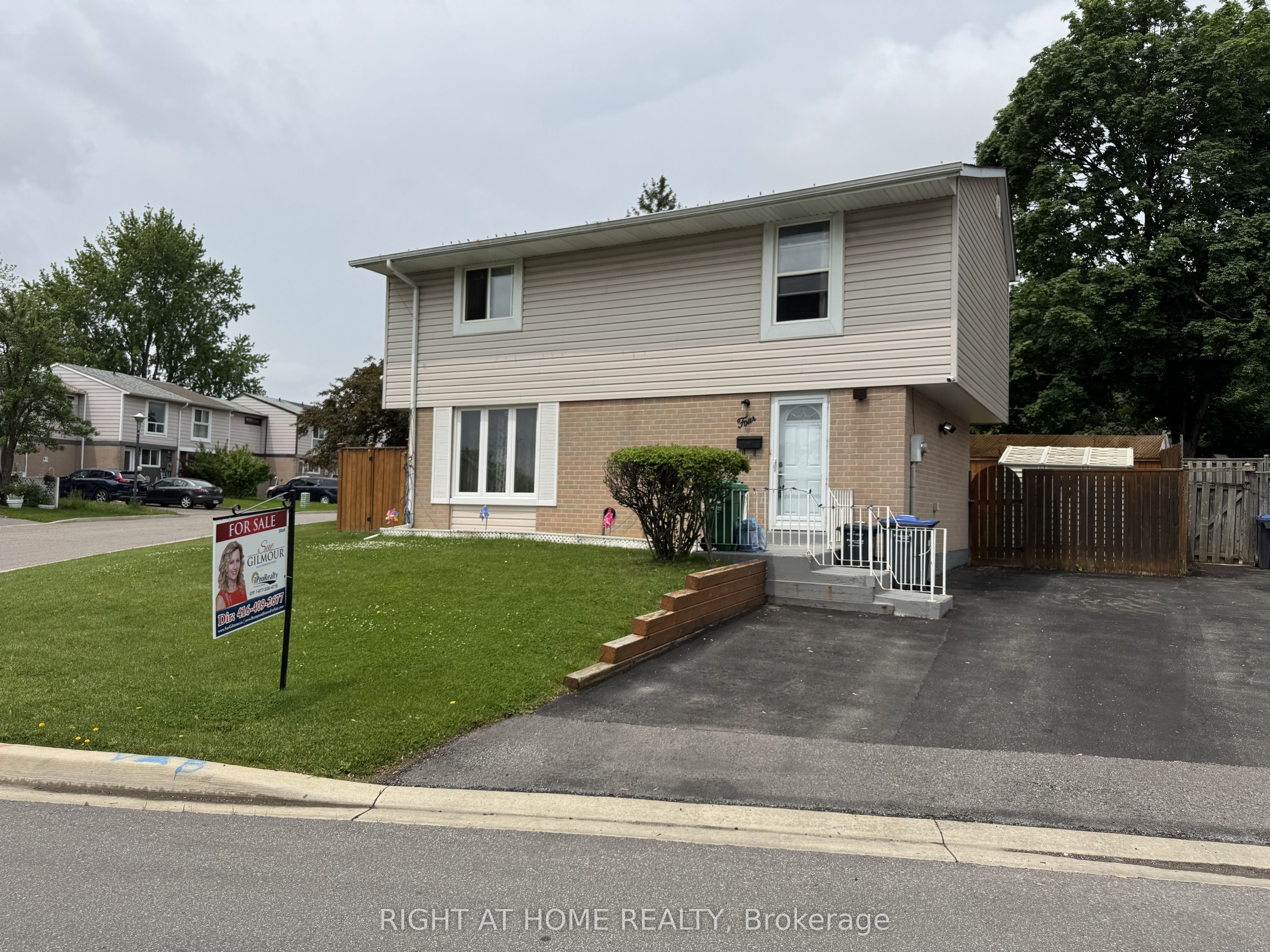 4 Hardcastle Court Property Photo 1